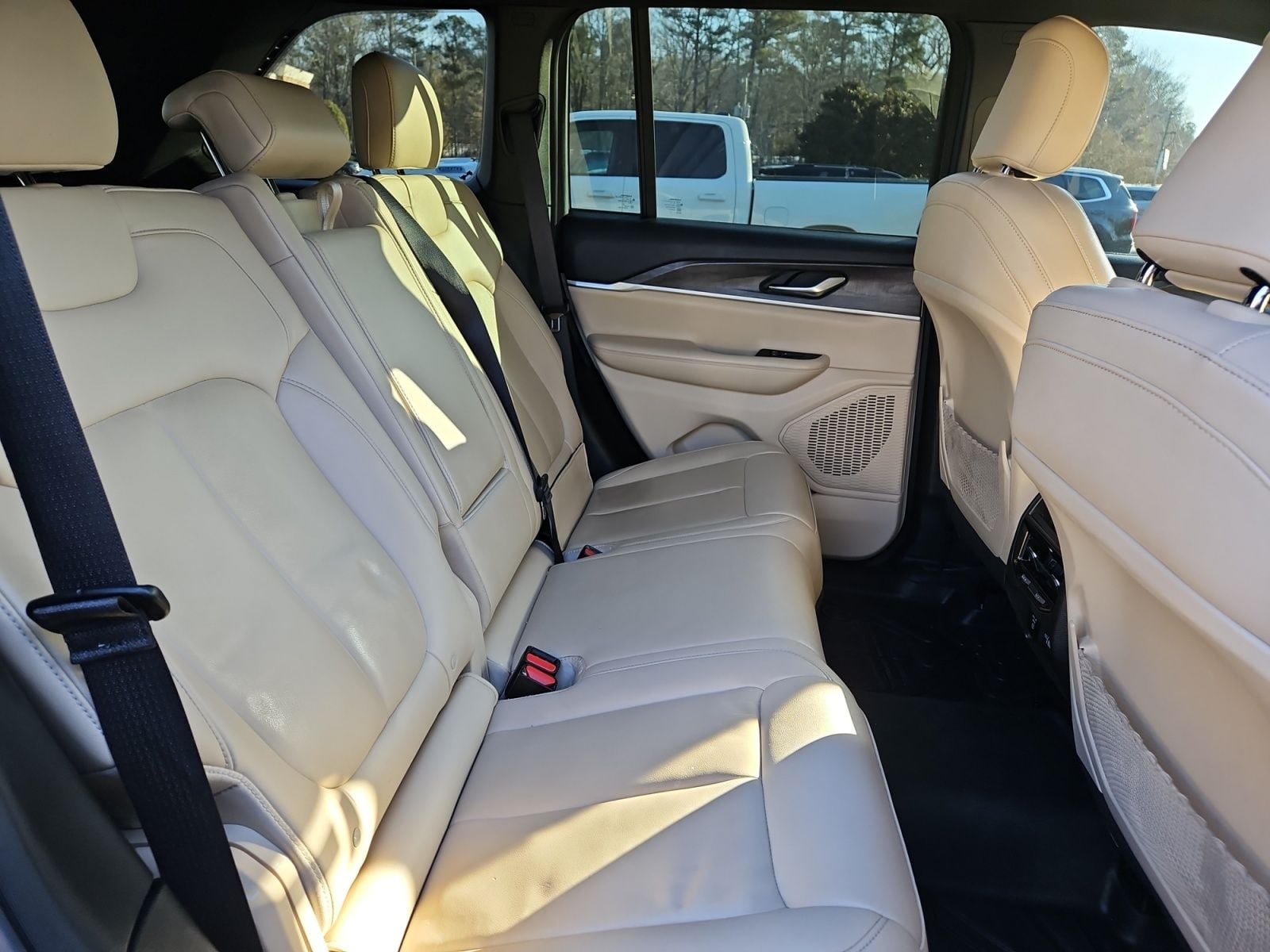 Pre-Owned 2023 Jeep Grand Cherokee Limited - photo - 16