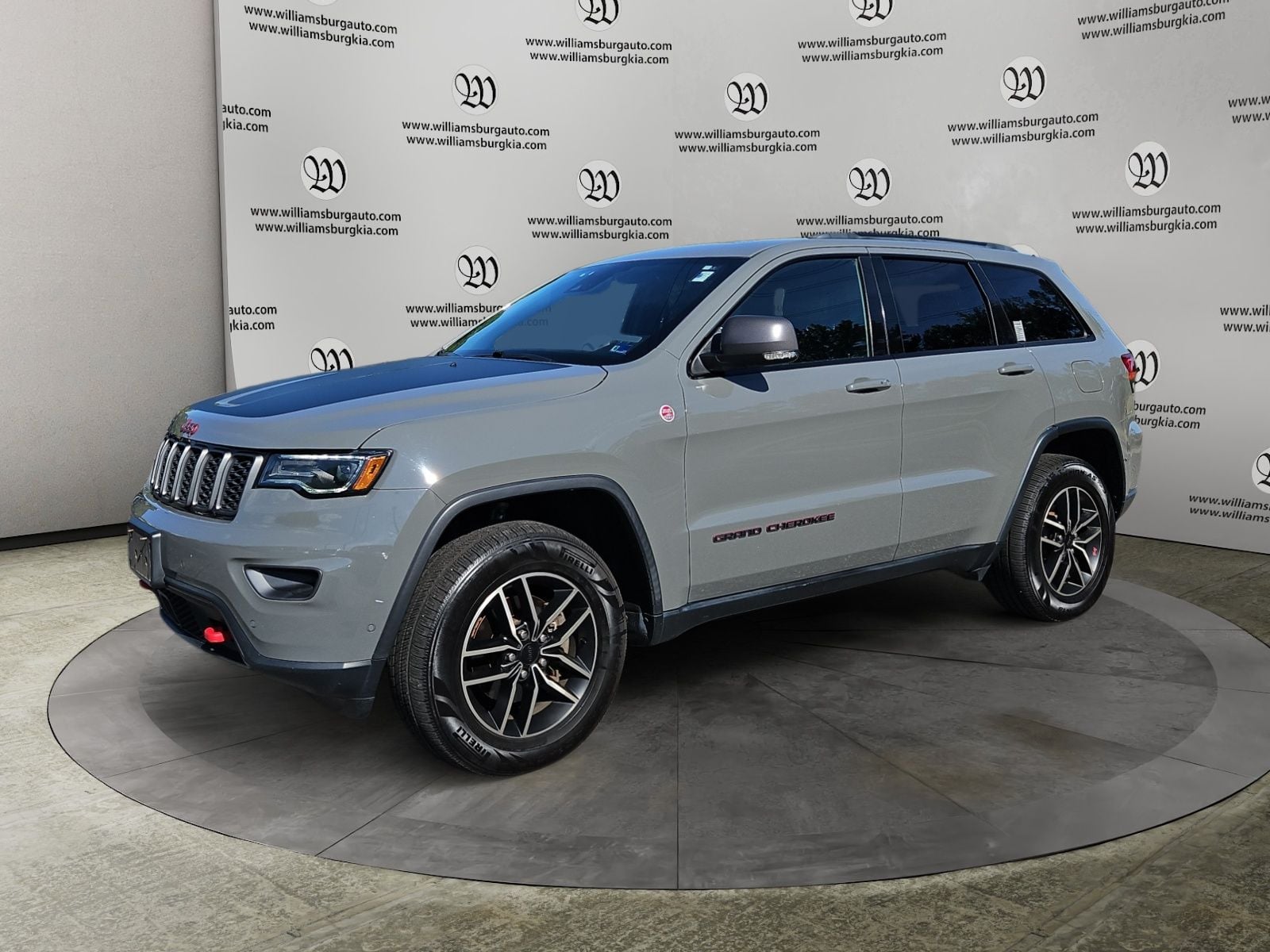 Pre-Owned 2020 Jeep Grand Cherokee Trailhawk - photo - 0