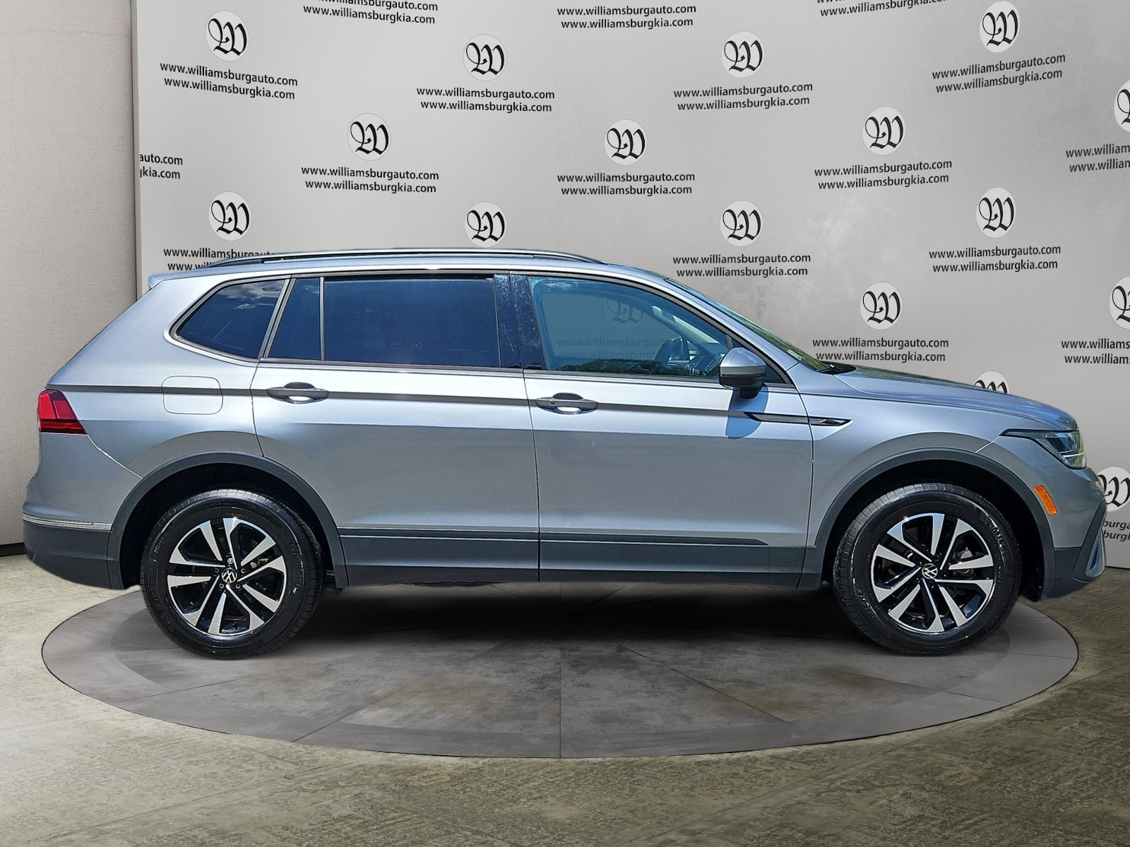 Pre-Owned 2024 Volkswagen Tiguan 2.0T S - photo - 5