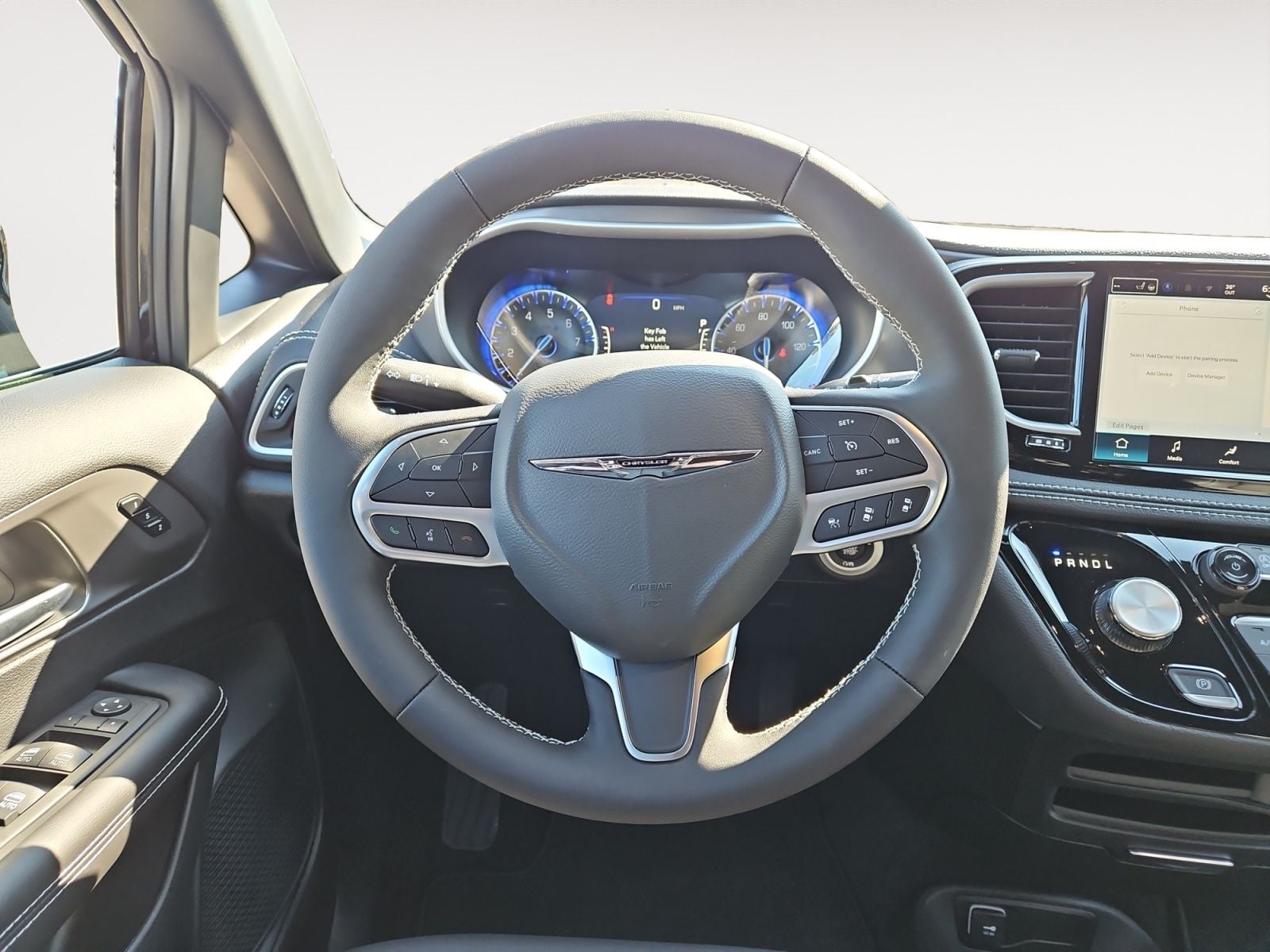 New 2026 Chrysler Pacifica Select - photo - 11