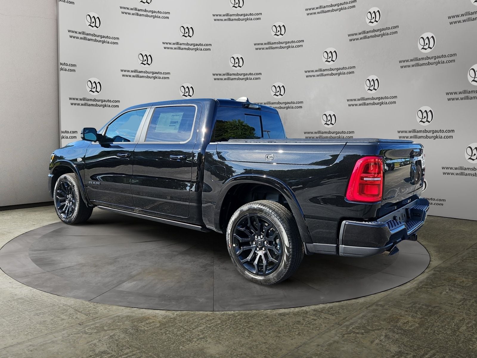 New 2027 Ram 1500 Limited - photo - 2