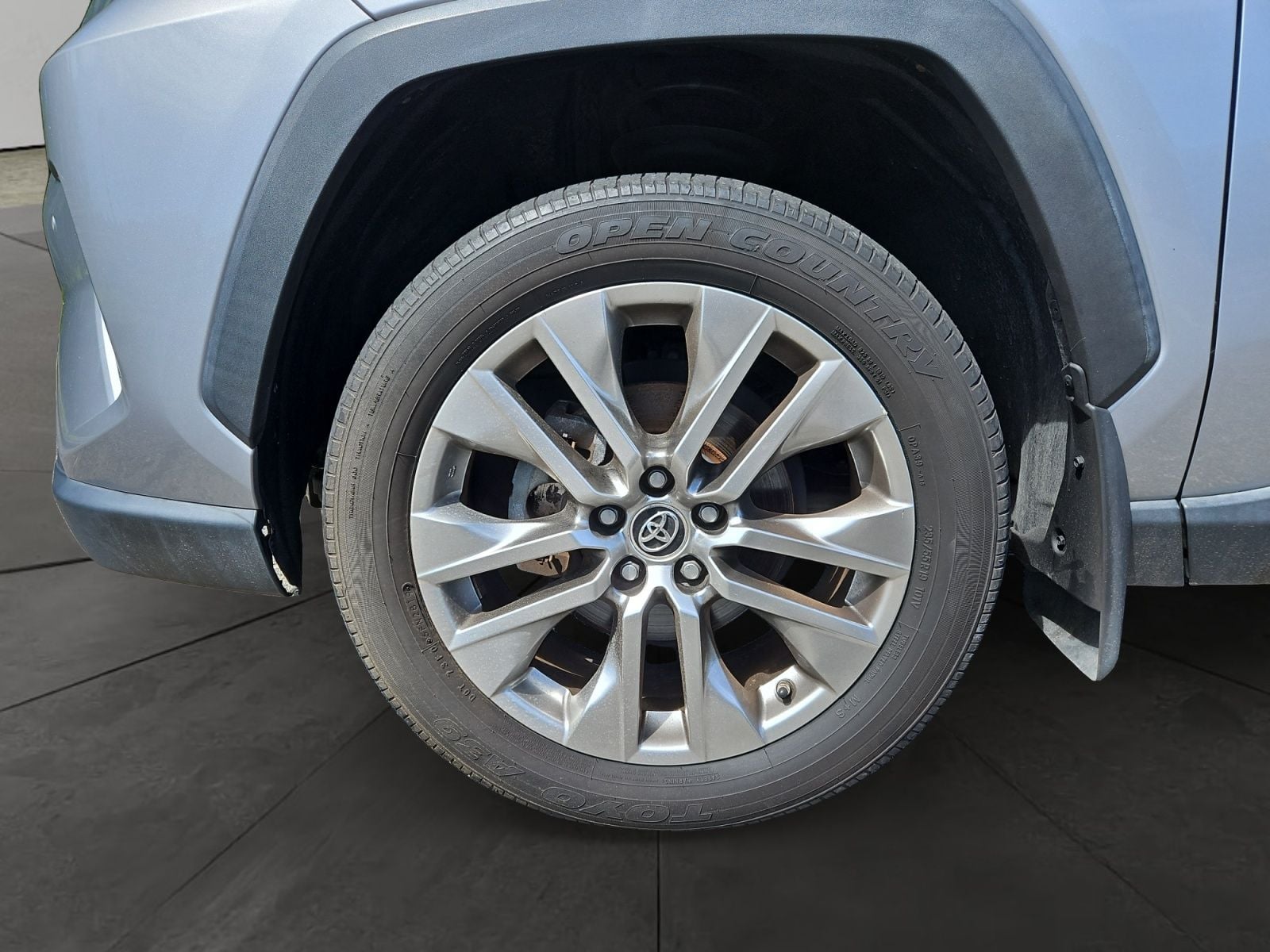 Pre-Owned 2019 Toyota RAV4 Limited - photo - 13