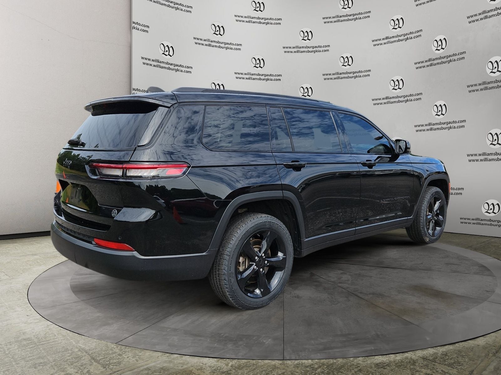 Pre-Owned 2023 Jeep Grand Cherokee L Altitude - photo - 4