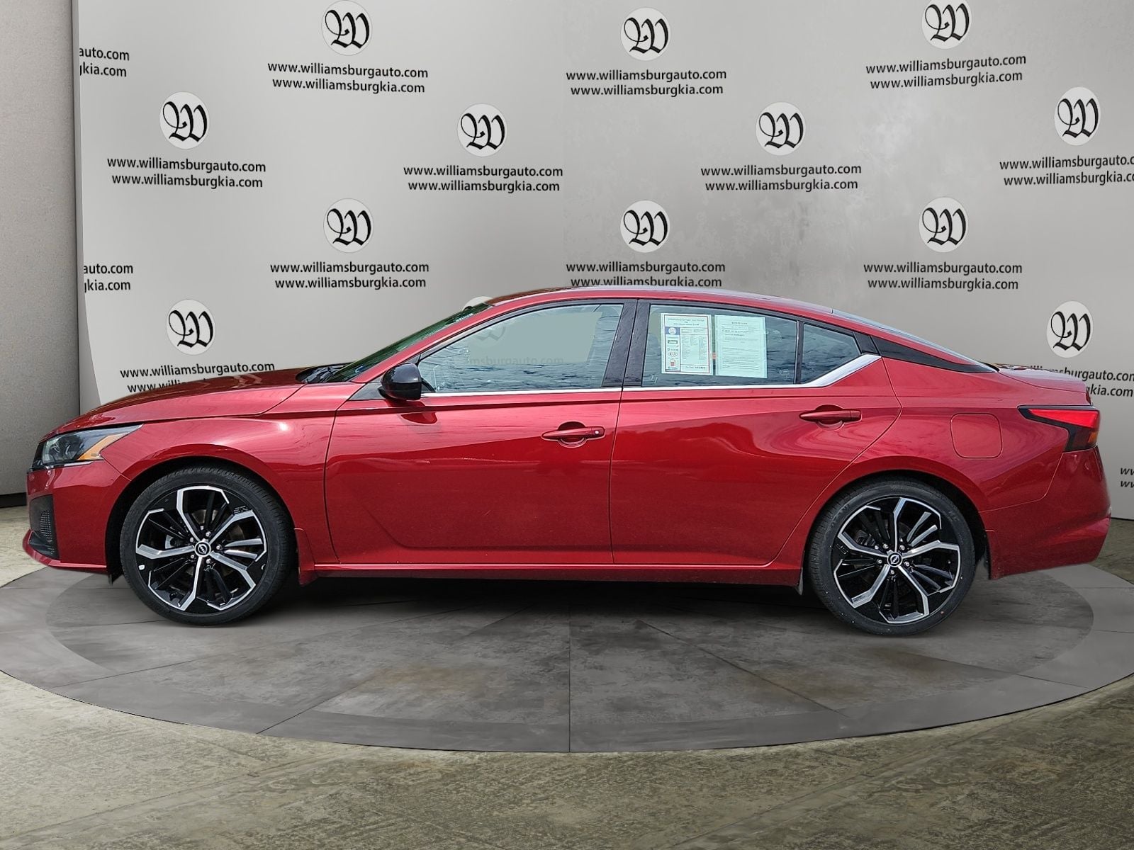 Pre-Owned 2024 Nissan Altima 2.5 SR - photo - 1