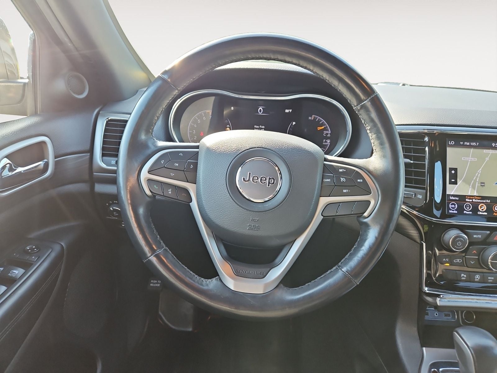 Pre-Owned 2020 Jeep Grand Cherokee Altitude - photo - 11