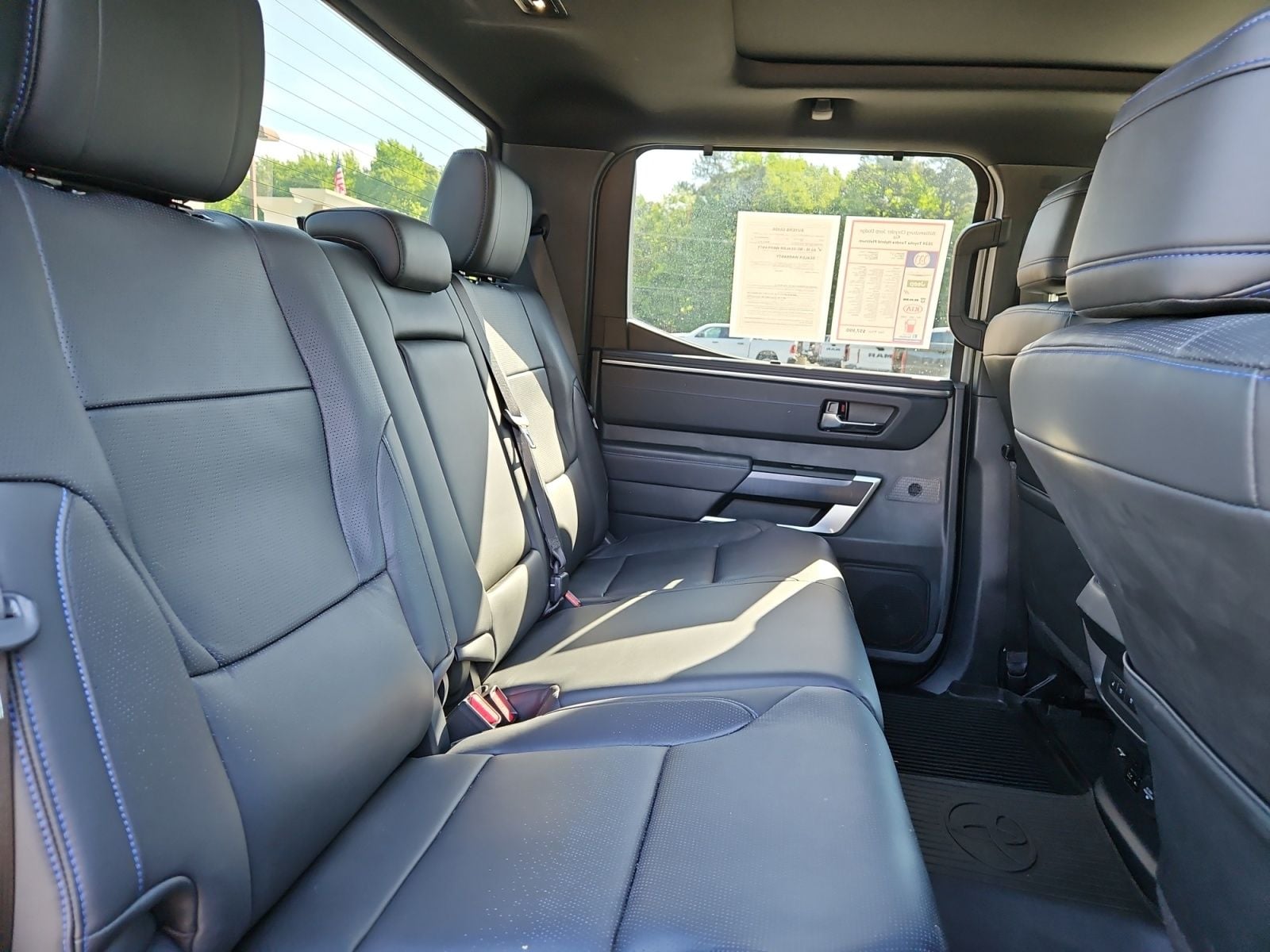 Pre-Owned 2024 Toyota Tundra Hybrid Platinum - photo - 16