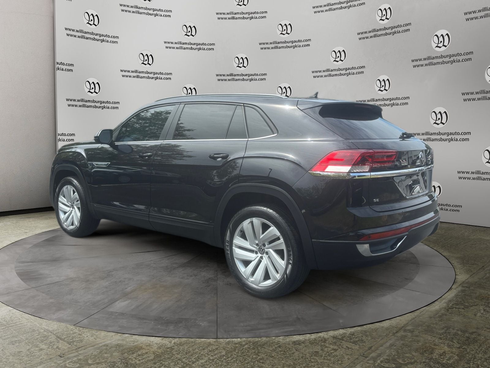 Pre-Owned 2022 Volkswagen Atlas Cross Sport 2.0T SE w/Technology - photo - 2