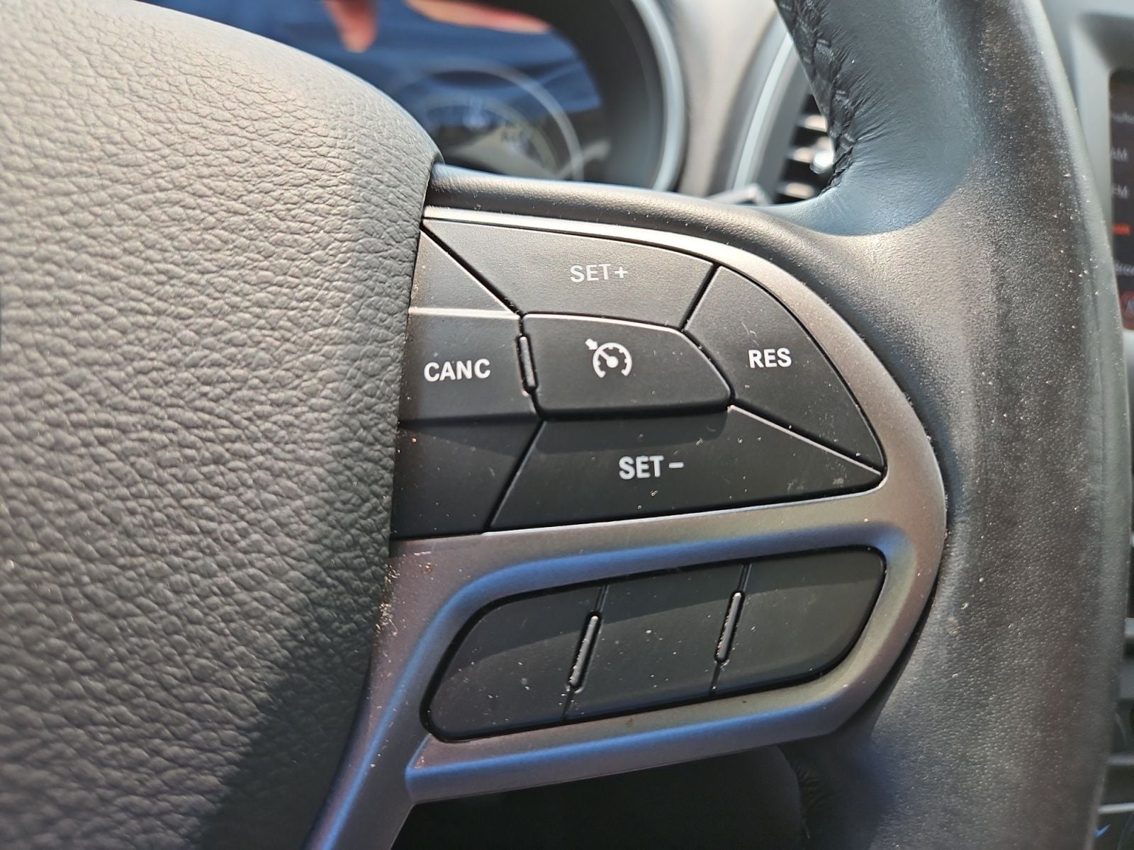 Pre-Owned 2021 Jeep Cherokee Latitude Plus - photo - 25