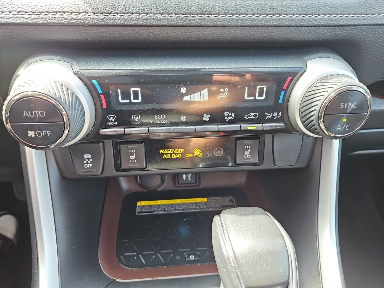 Pre-Owned 2019 Toyota RAV4 Limited - photo - 27