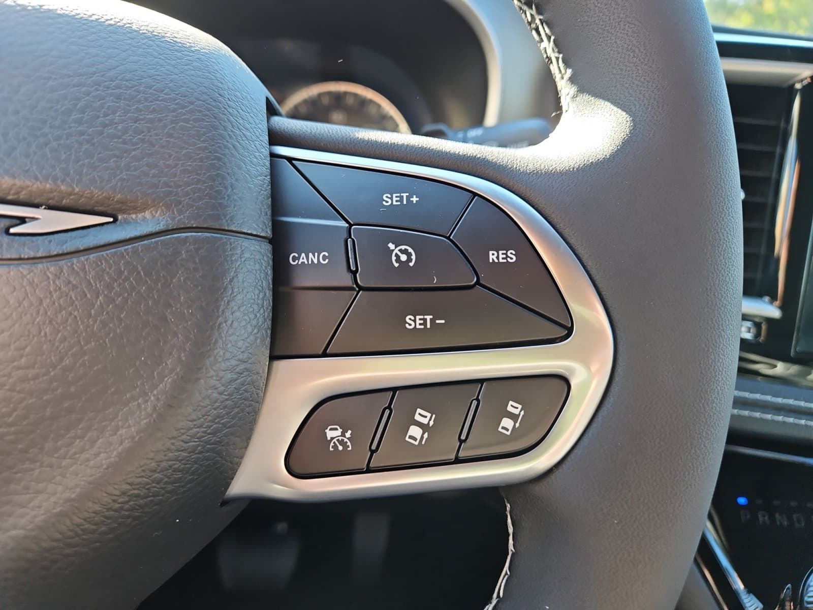 New 2027 Chrysler Pacifica Limited - photo - 25