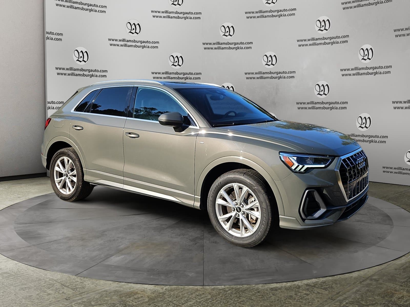 Pre-Owned 2025 Audi Q3 Premium - photo - 6