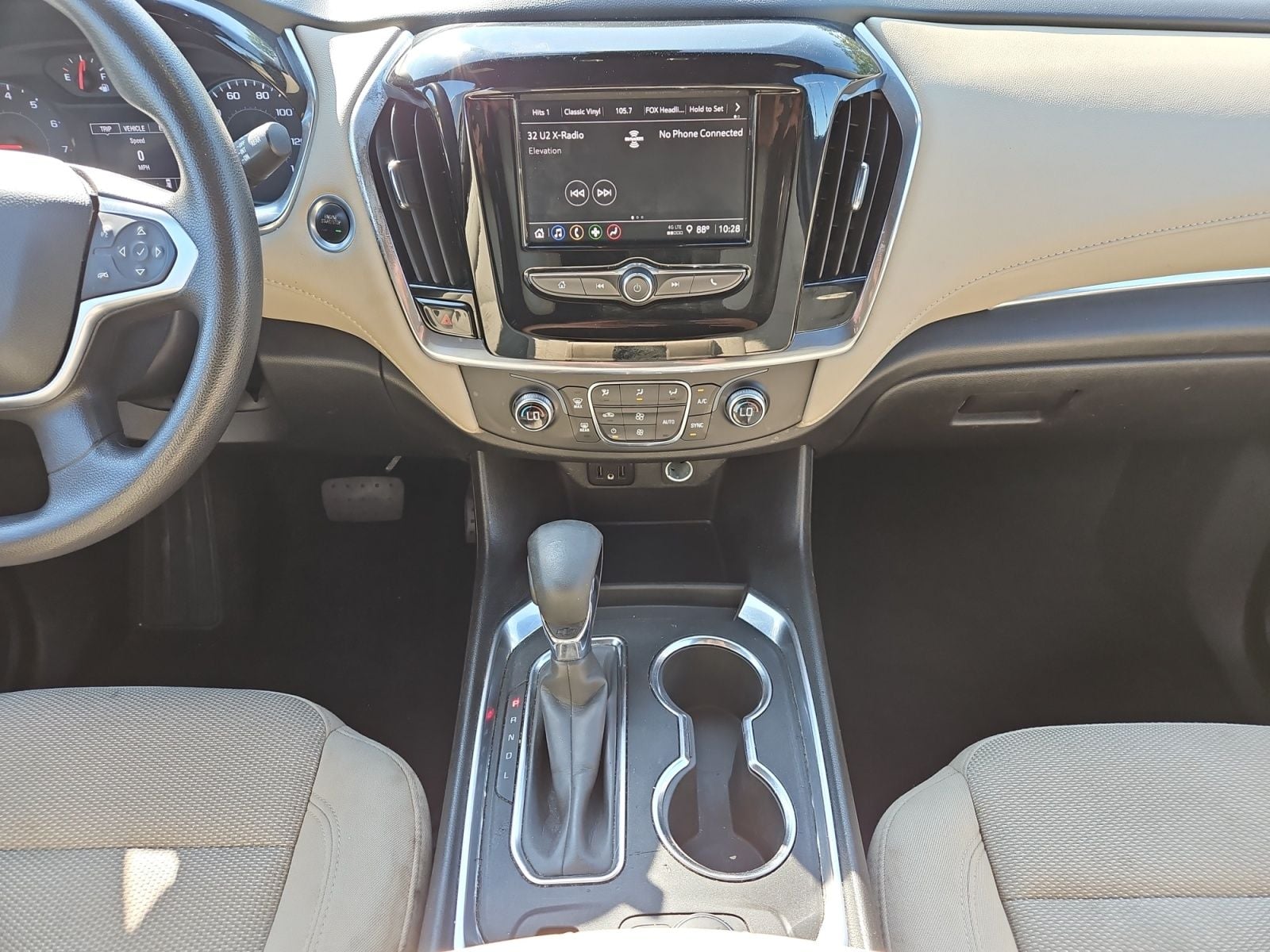 Pre-Owned 2023 Chevrolet Traverse LS - photo - 10