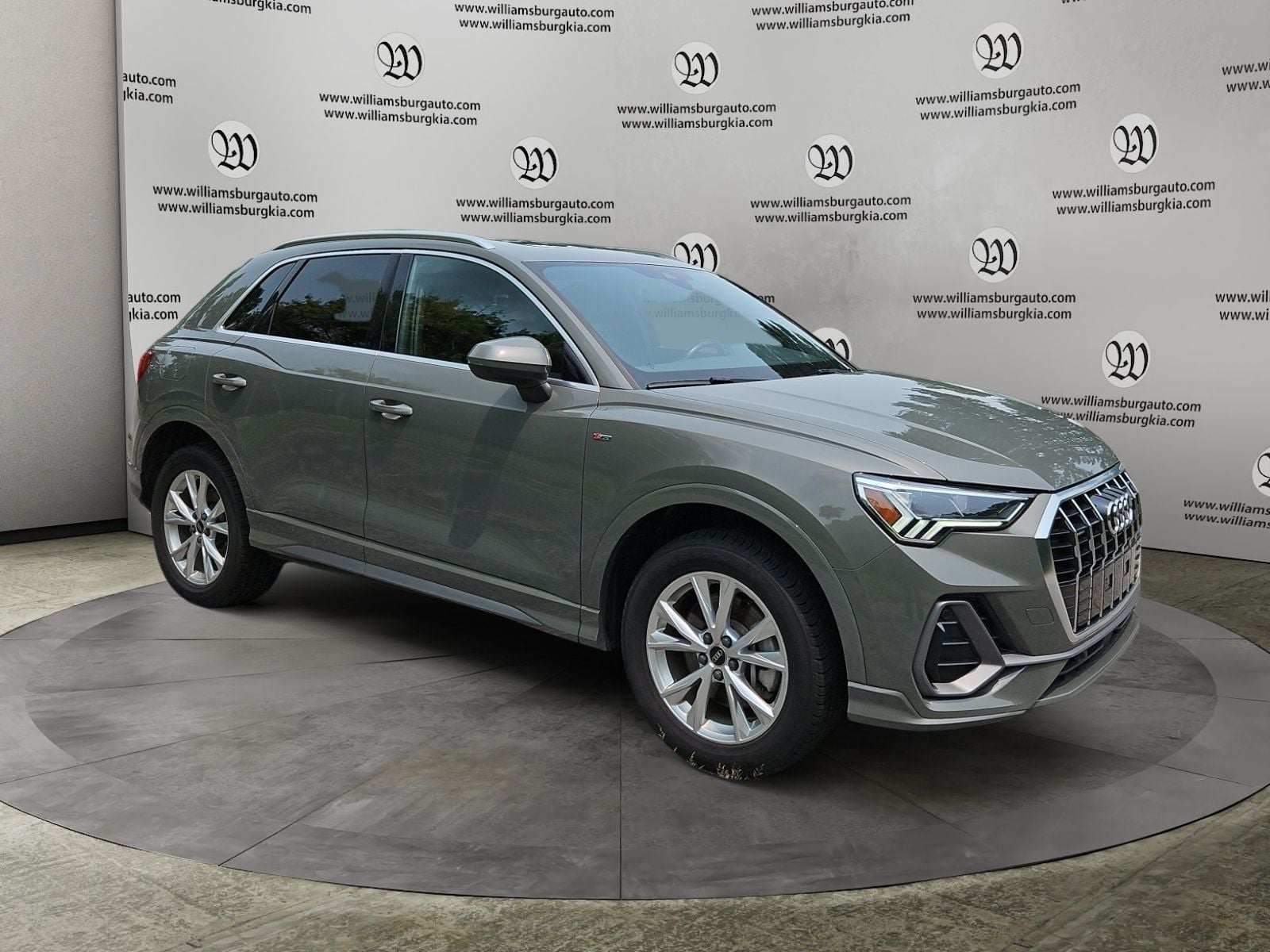 Pre-Owned 2024 Audi Q3 Premium - photo - 6