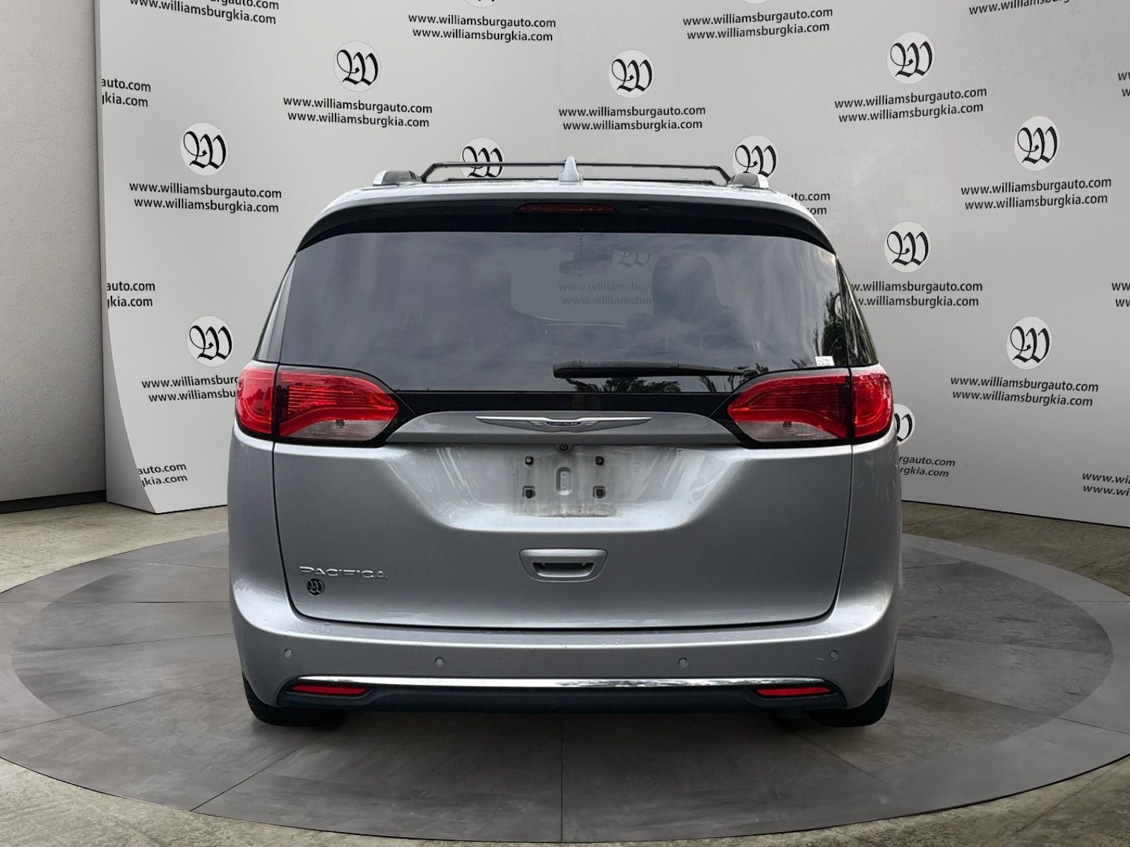 Pre-Owned 2019 Chrysler Pacifica Touring L Plus - photo - 3