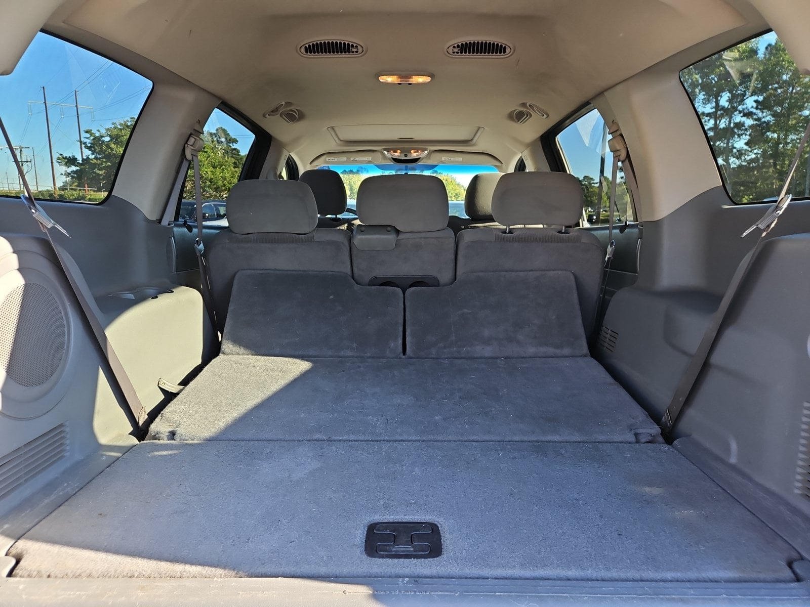 Pre-Owned 2004 Dodge Durango SLT - photo - 18