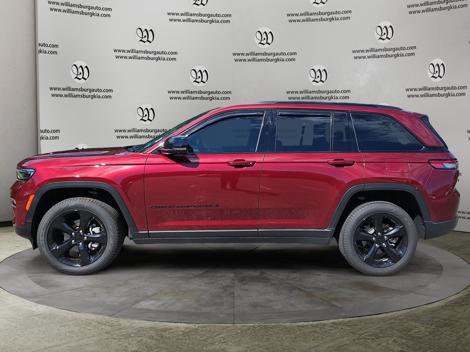 Pre-Owned 2025 Jeep Grand Cherokee Limited - photo - 1