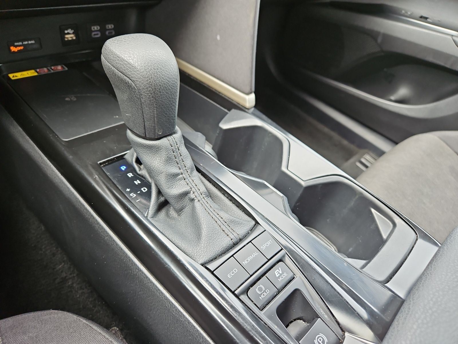 Pre-Owned 2025 Toyota Camry LE - photo - 25