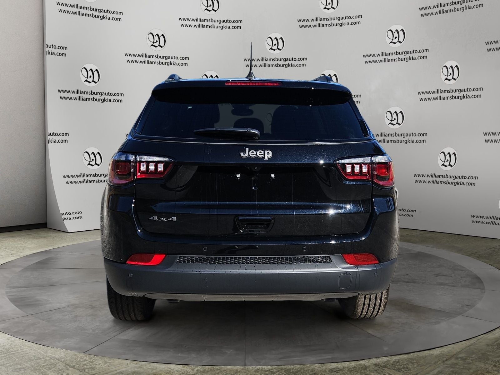 New 2026 Jeep Compass Limited - photo - 3