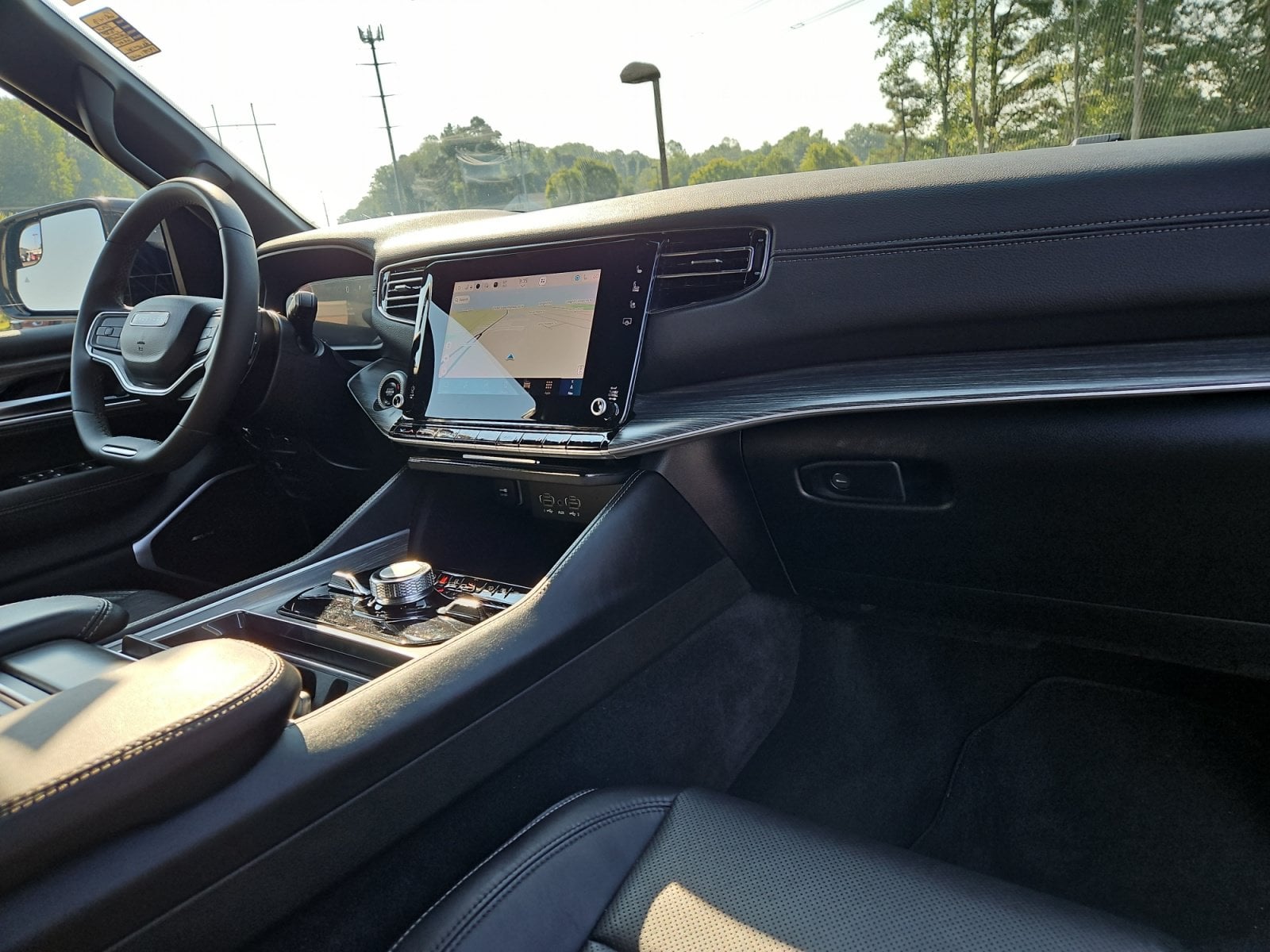 Pre-Owned 2024 Jeep Wagoneer L Series II - photo - 15