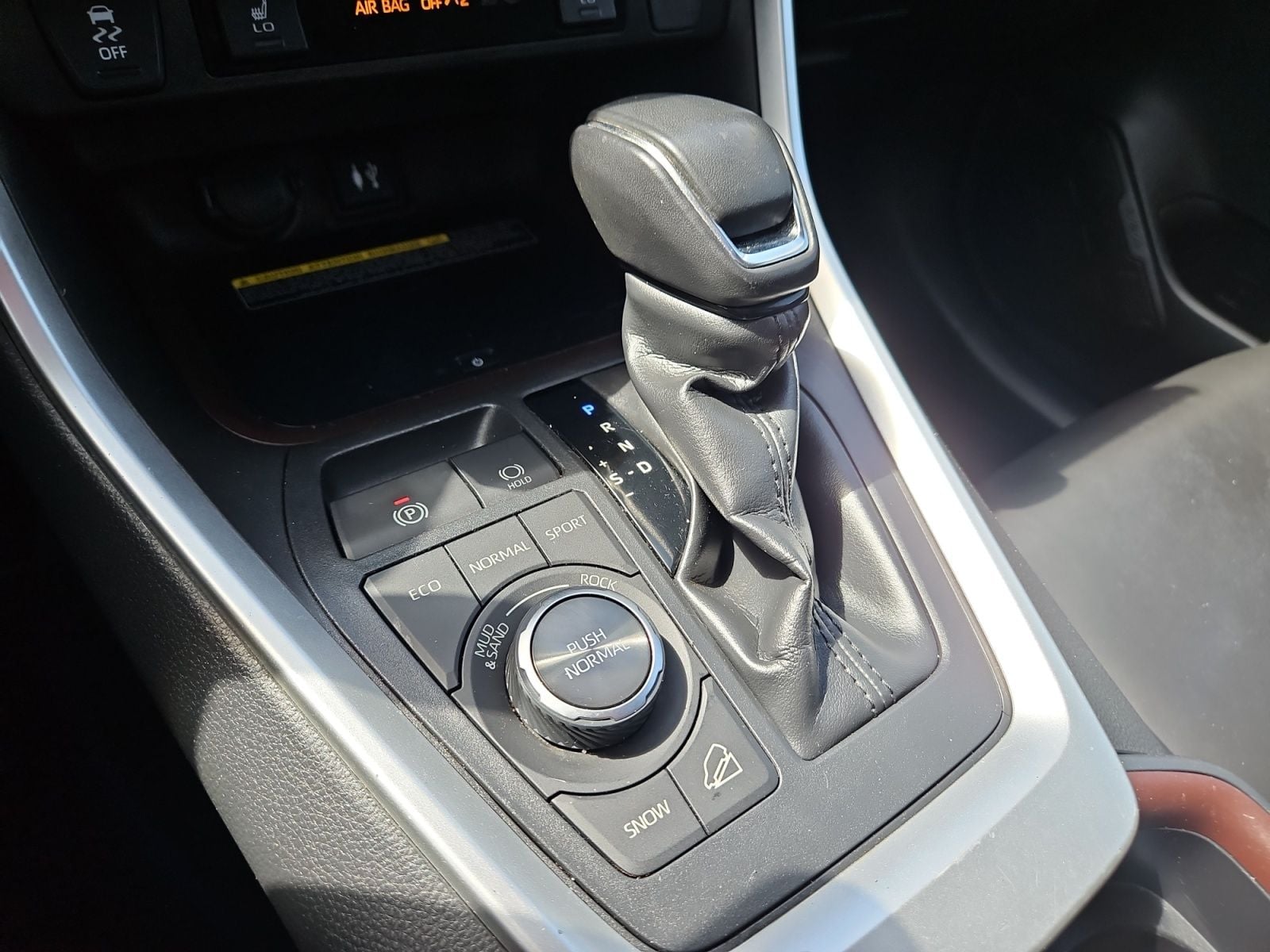 Pre-Owned 2019 Toyota RAV4 Limited - photo - 26