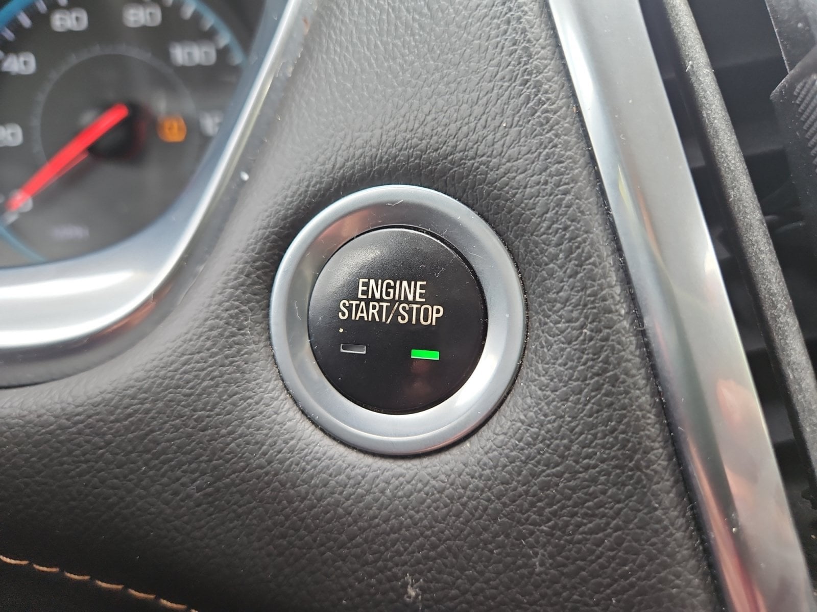 Pre-Owned 2020 Chevrolet Traverse LS - photo - 28