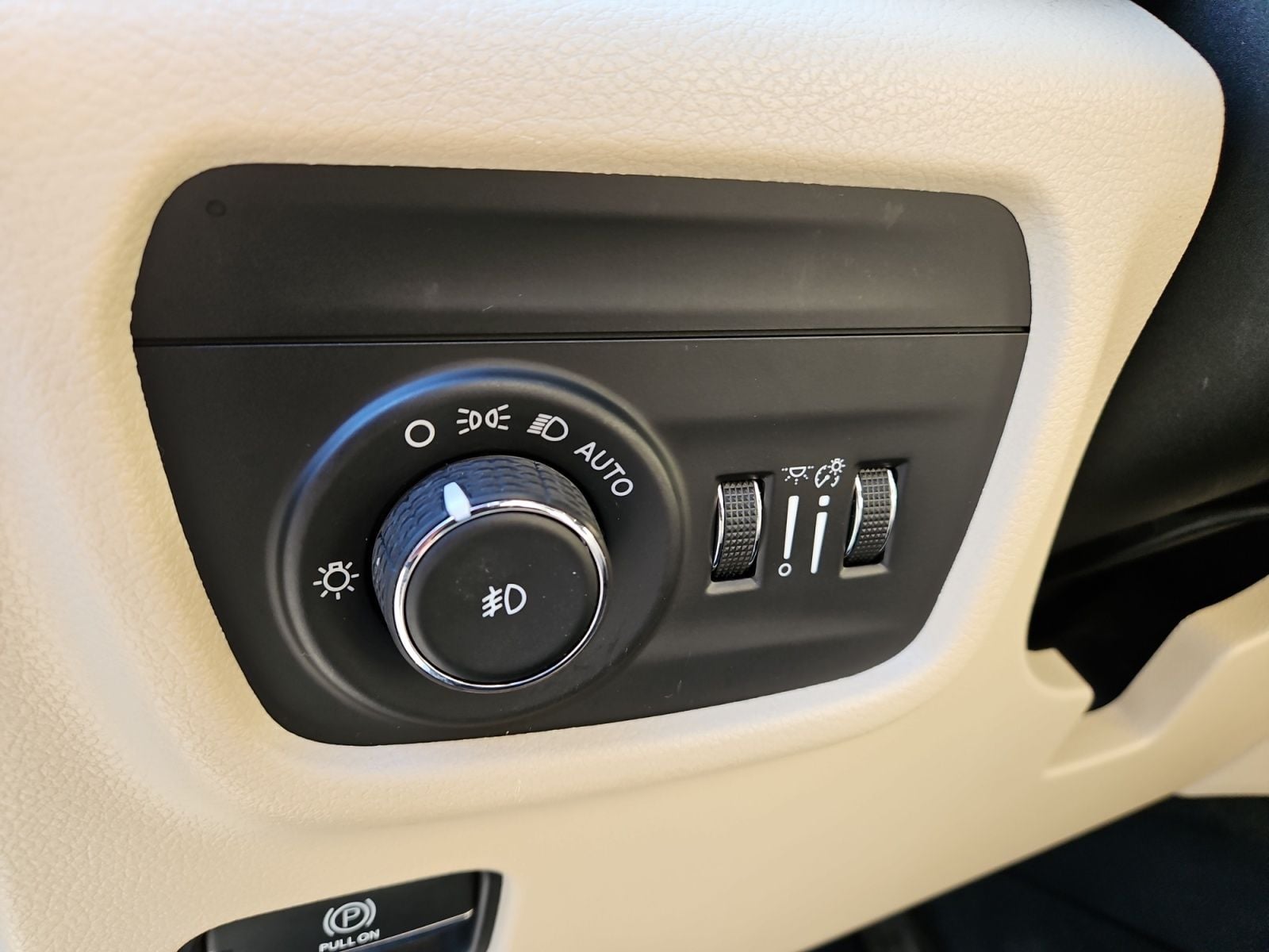 Pre-Owned 2023 Jeep Grand Cherokee Limited - photo - 21