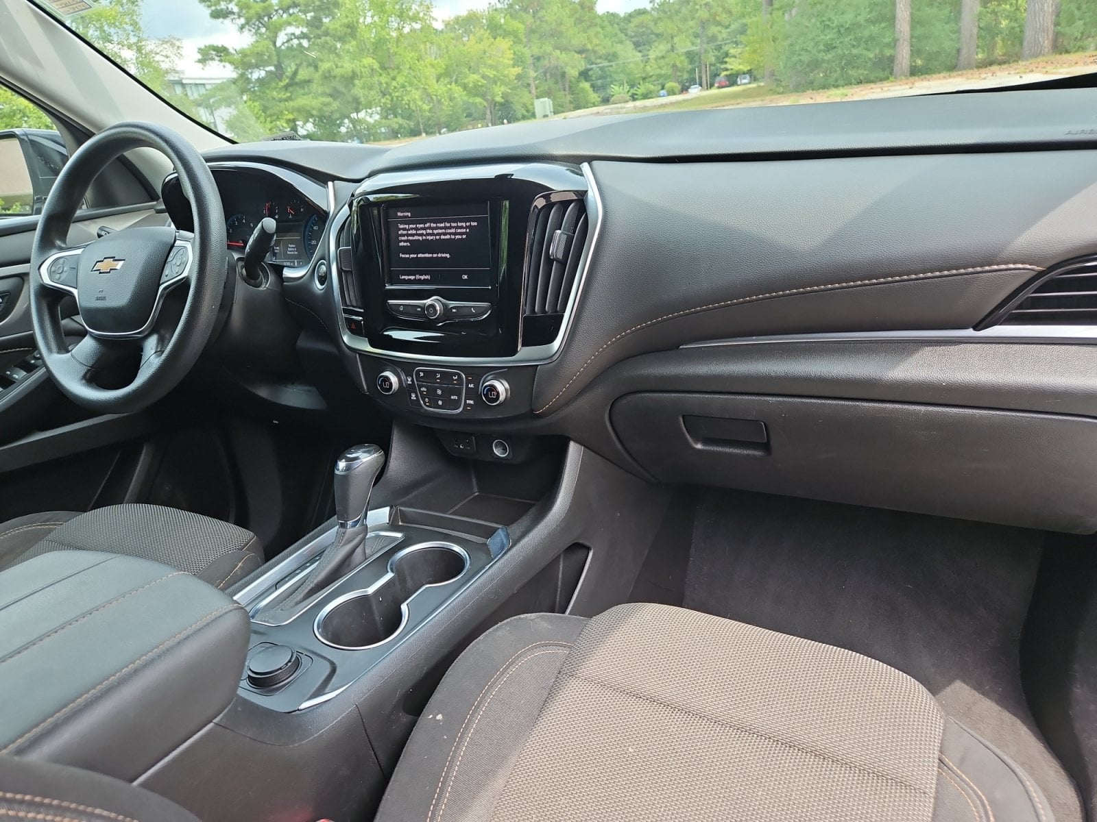 Pre-Owned 2020 Chevrolet Traverse LS - photo - 15