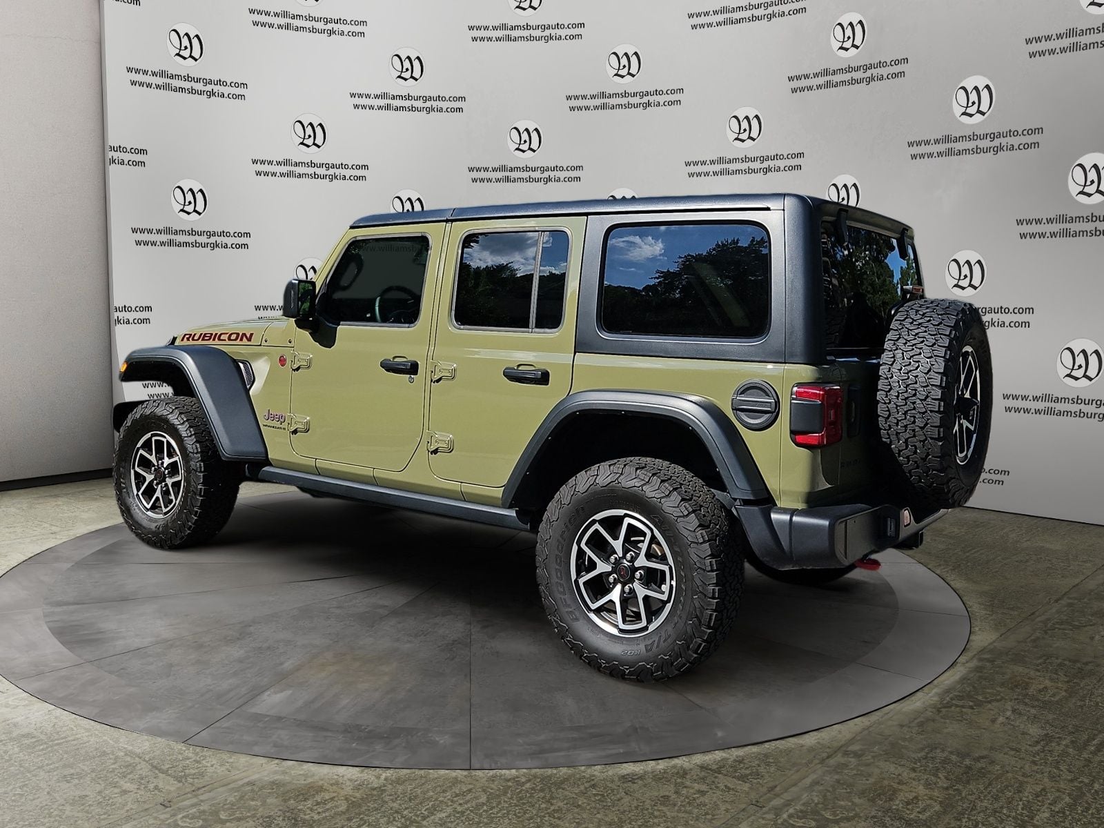 Pre-Owned 2026 Jeep Wrangler Rubicon - photo - 2