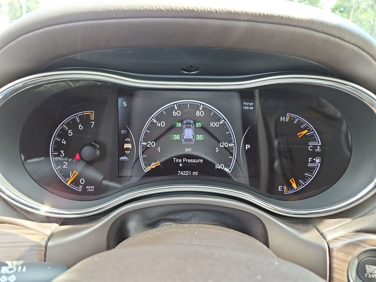 Pre-Owned 2014 Jeep Grand Cherokee Overland - photo - 21