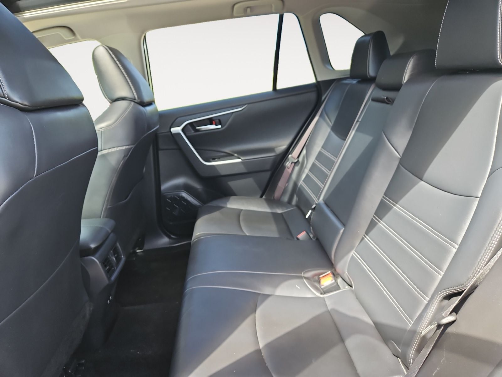 Pre-Owned 2019 Toyota RAV4 Limited - photo - 12