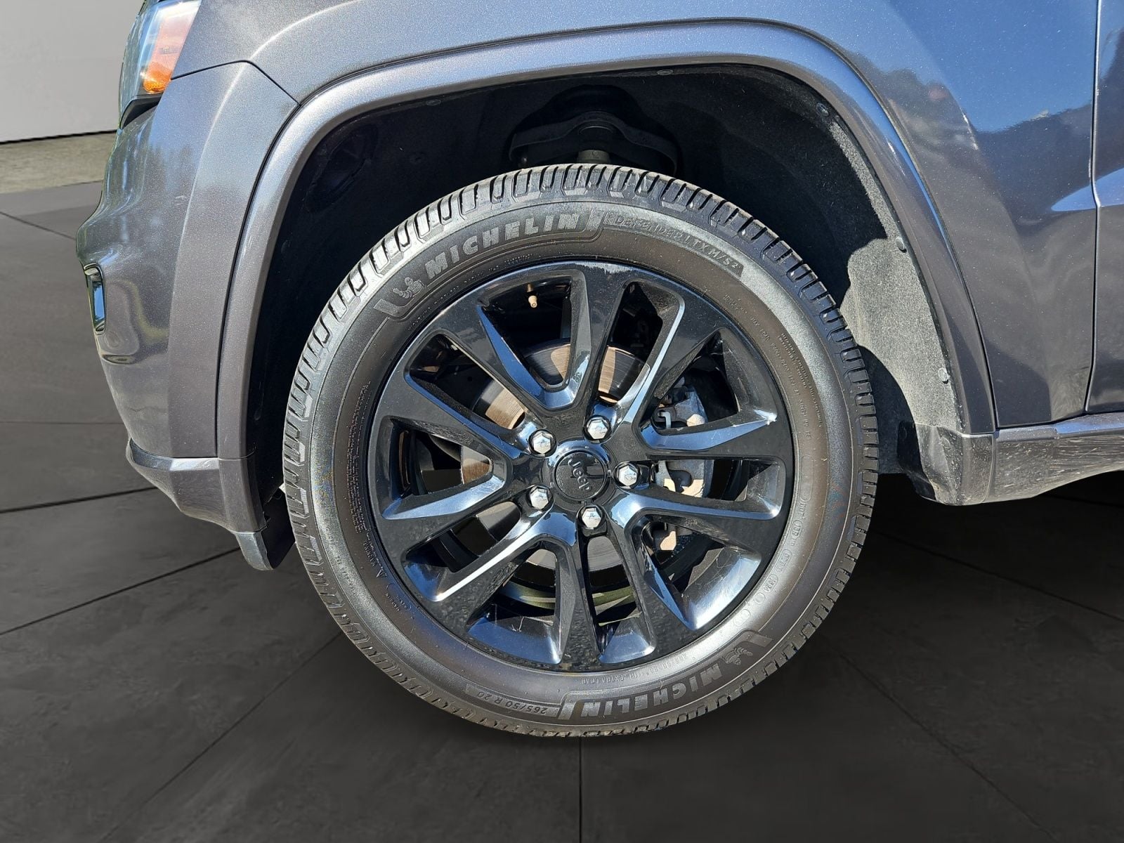 Pre-Owned 2020 Jeep Grand Cherokee Altitude - photo - 13