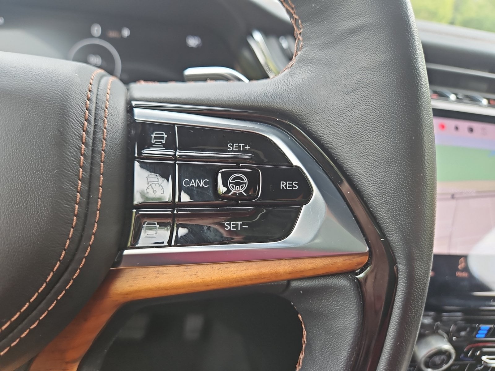 Pre-Owned 2022 Jeep Grand Cherokee L Summit - photo - 25