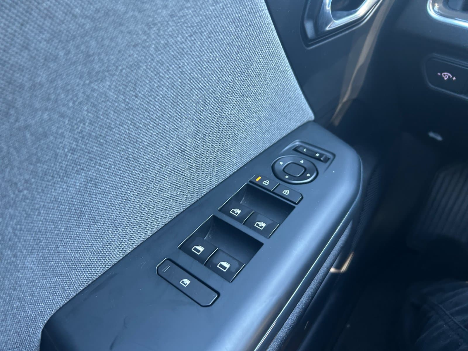 Pre-Owned 2025 Kia K4 EX - photo - 21