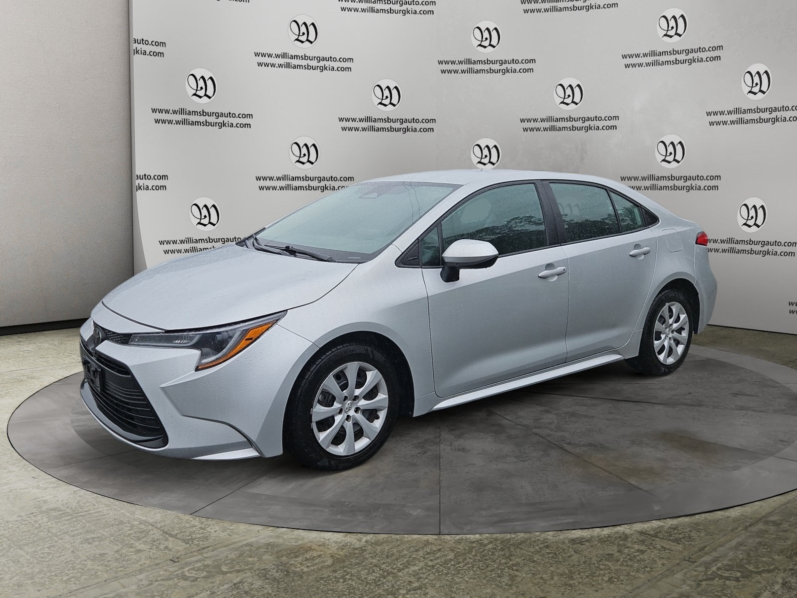 Pre-Owned 2024 Toyota Corolla LE - photo - 0