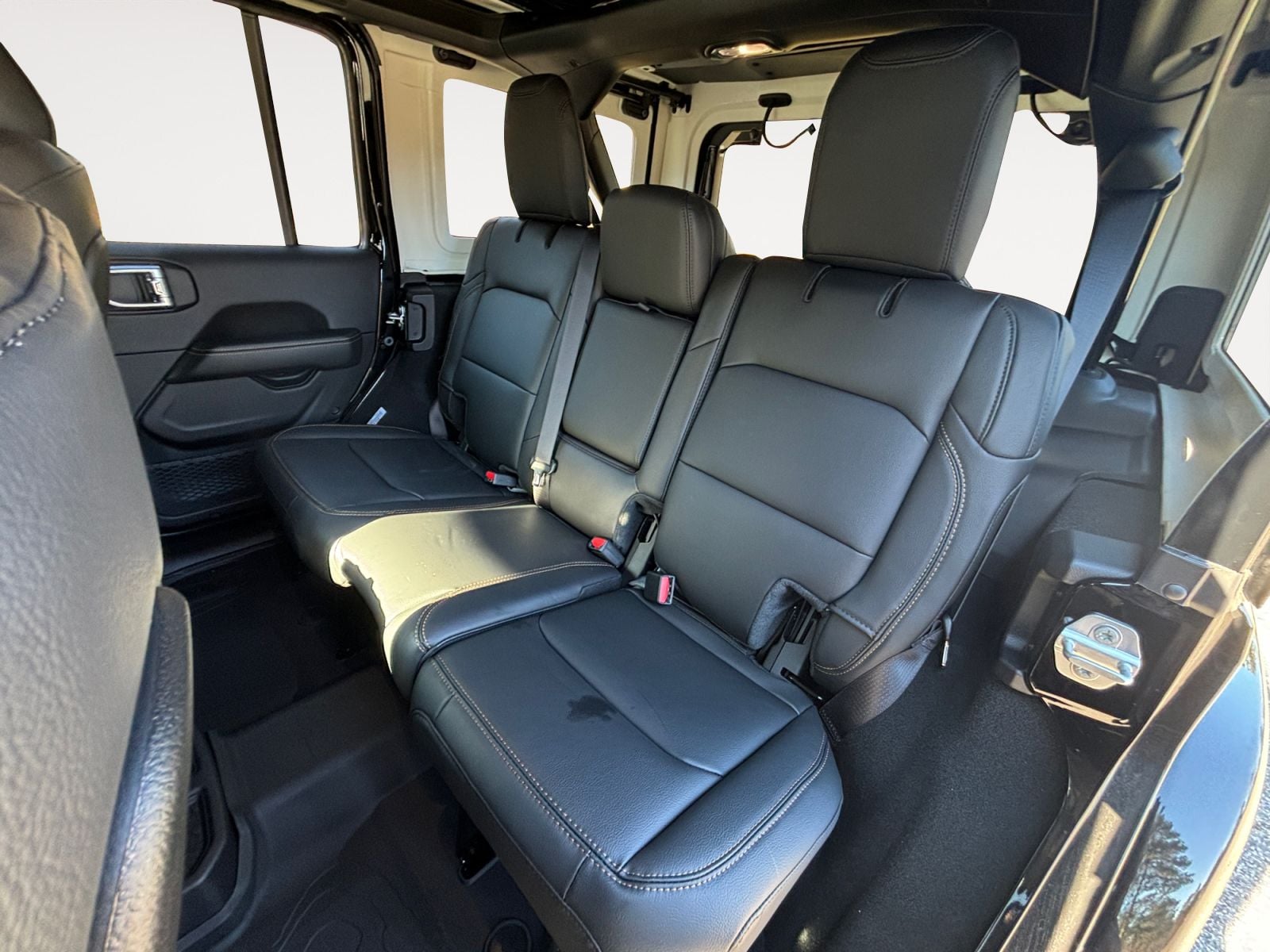 New 2026 Jeep Wrangler Sahara - photo - 12