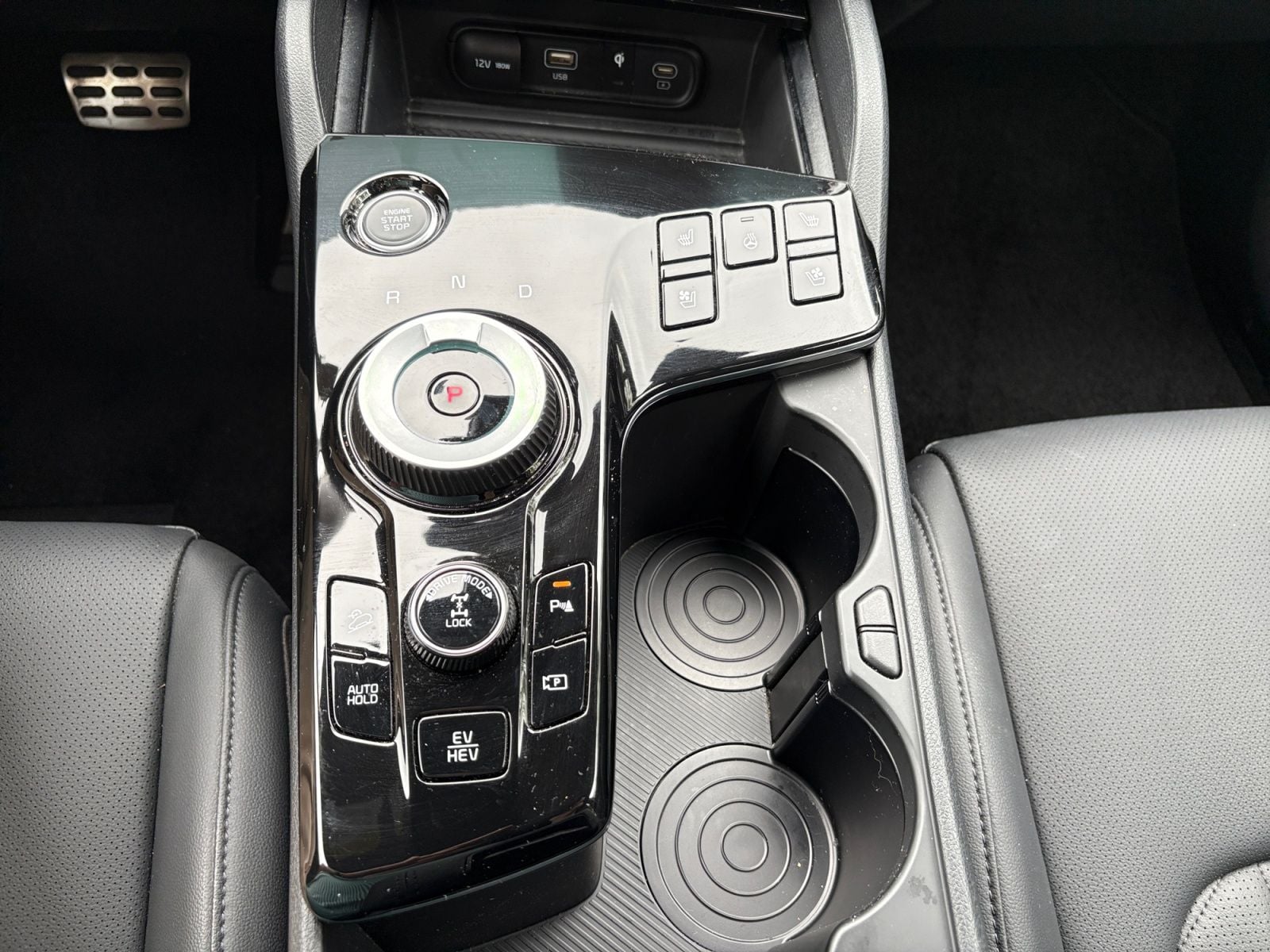 Pre-Owned 2024 Kia Sportage Plug-In Hybrid X-Line Prestige - photo - 26
