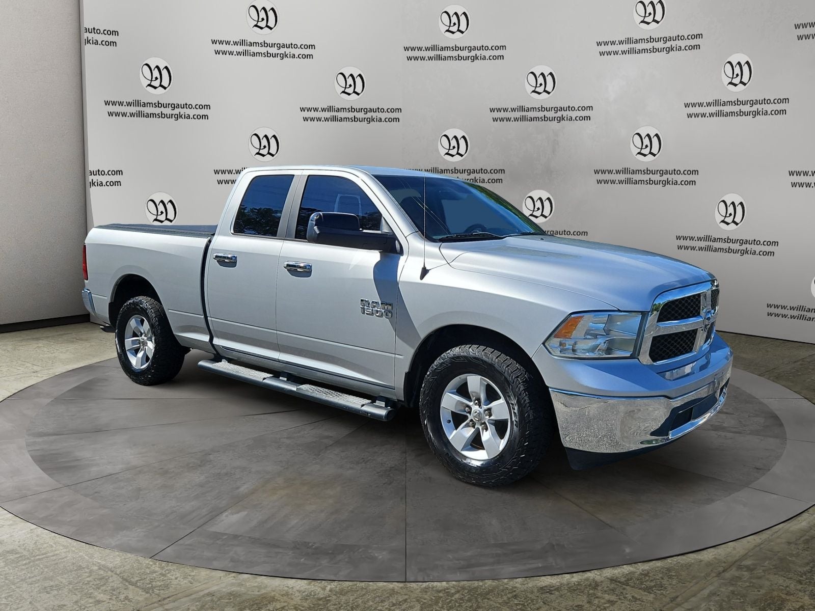 Pre-Owned 2017 Ram 1500 SLT - photo - 6