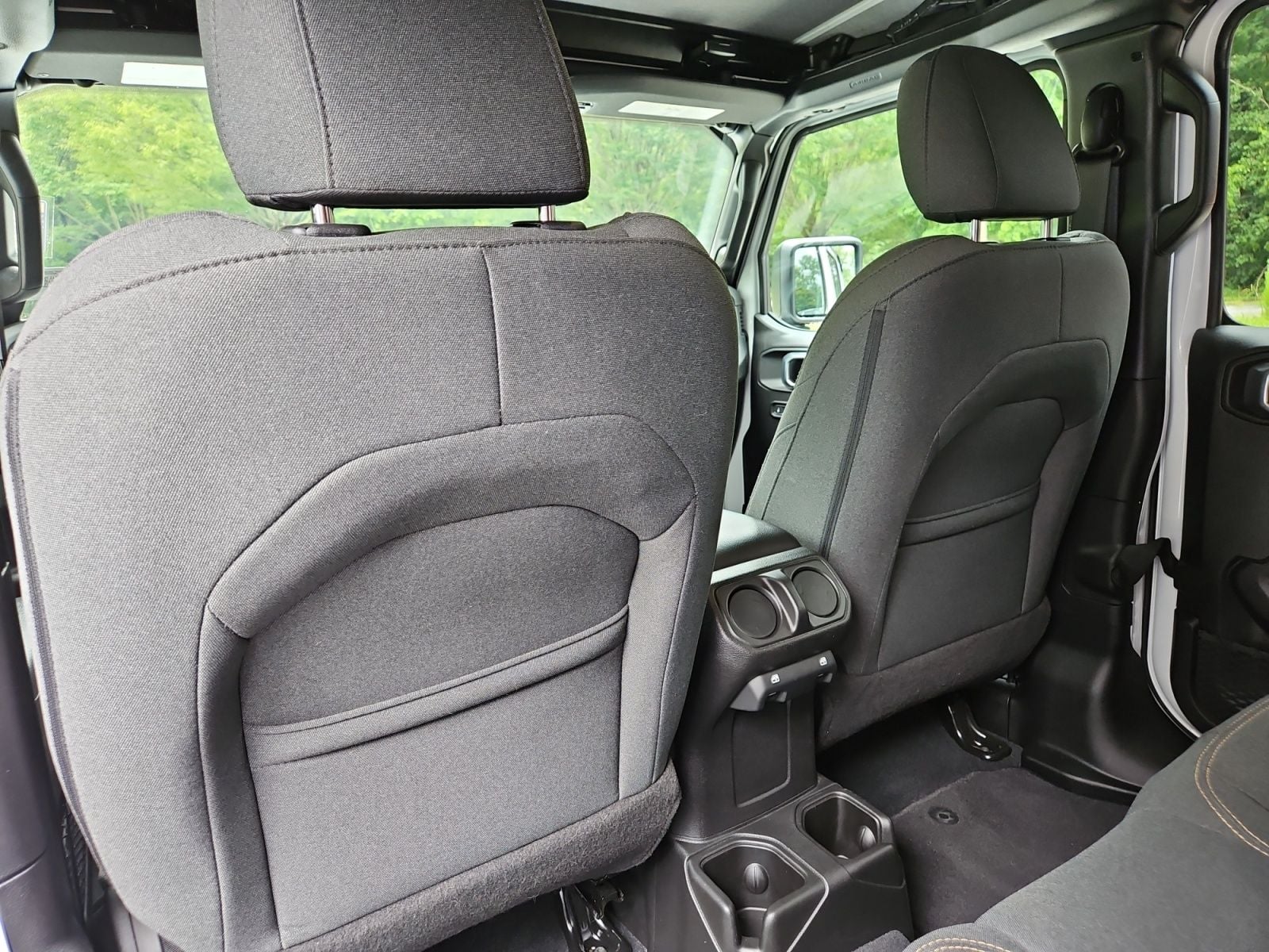 Pre-Owned 2024 Jeep Wrangler Sport S - photo - 19