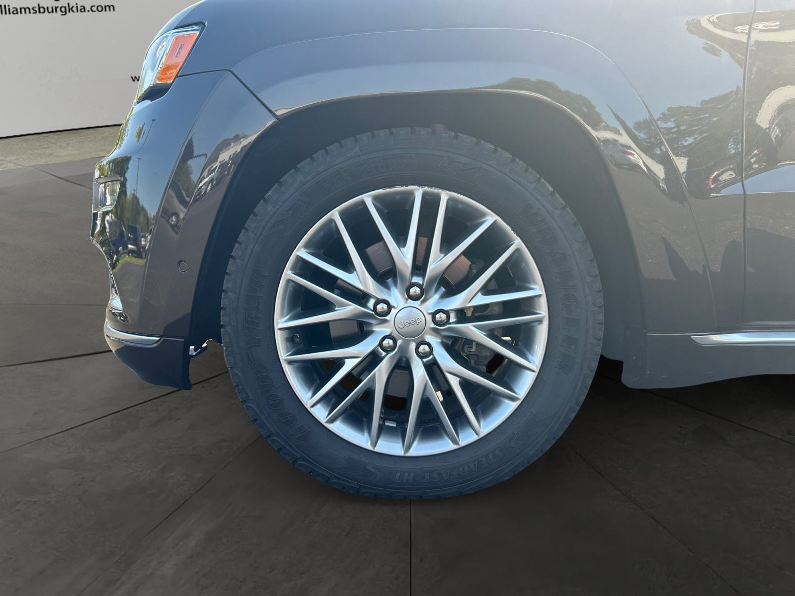 Pre-Owned 2017 Jeep Grand Cherokee Summit - photo - 13