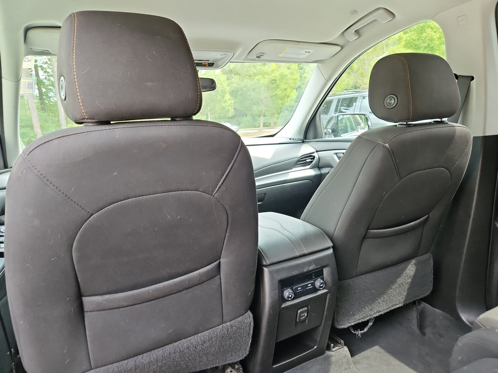 Pre-Owned 2020 Chevrolet Traverse LS - photo - 17