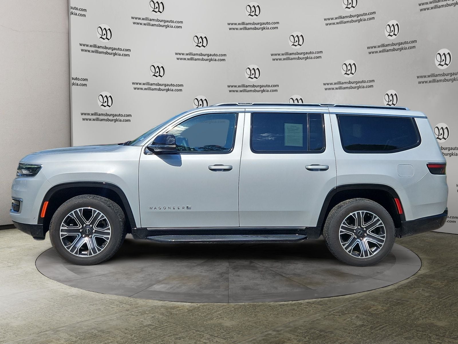 Pre-Owned 2025 Jeep Wagoneer Series II - photo - 1