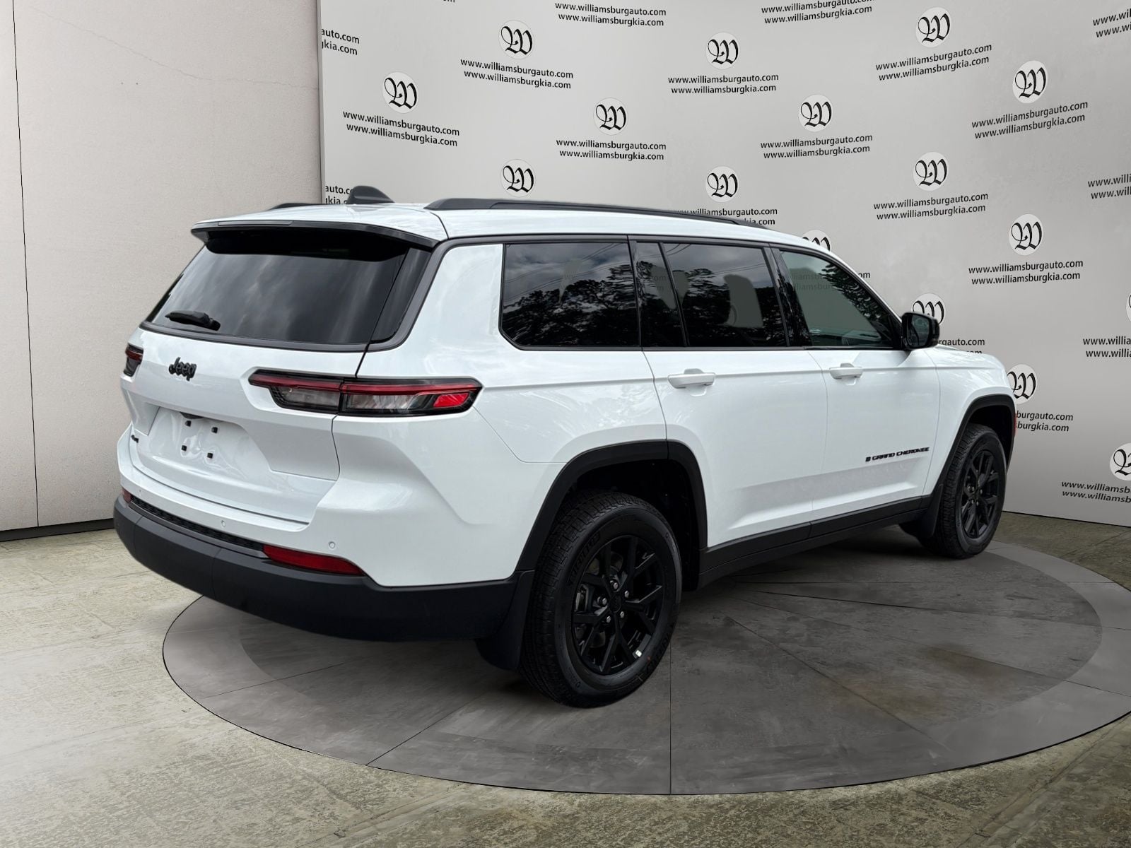 New 2026 Jeep Grand Cherokee L Altitude - photo - 4