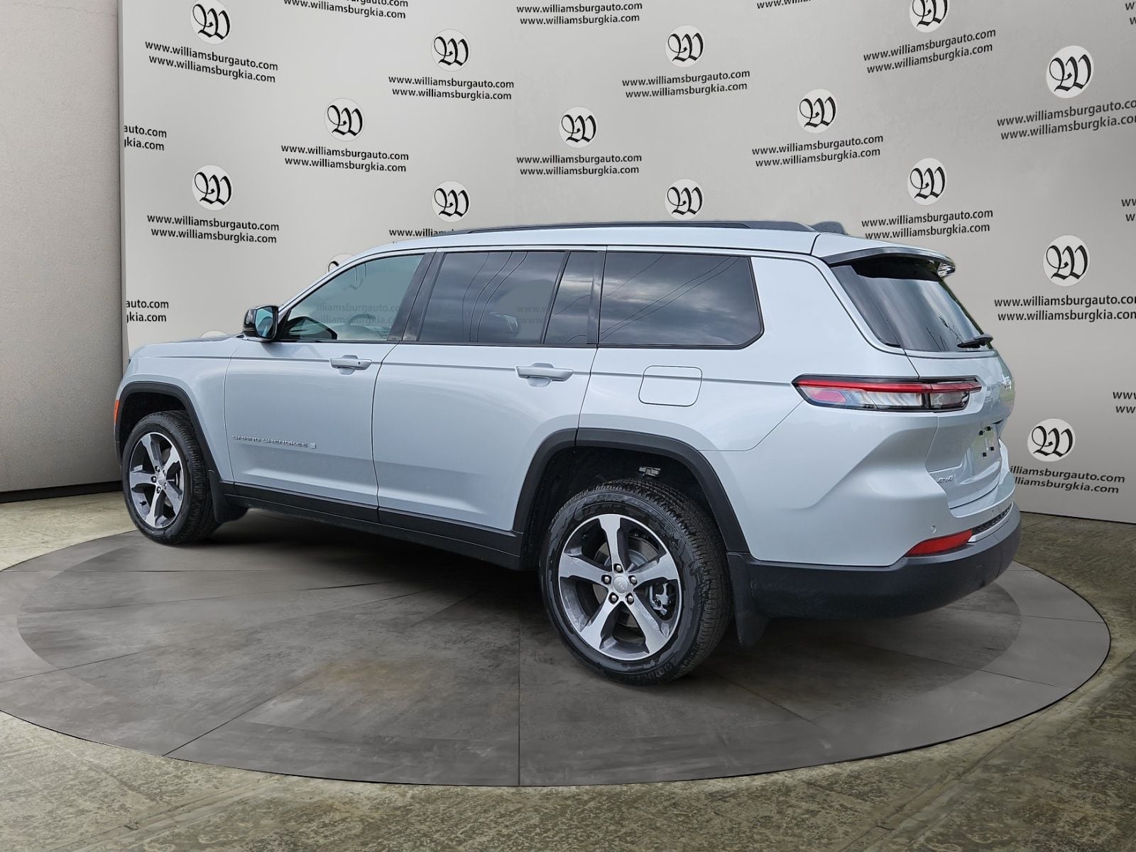 New 2026 Jeep Grand Cherokee L Limited - photo - 2