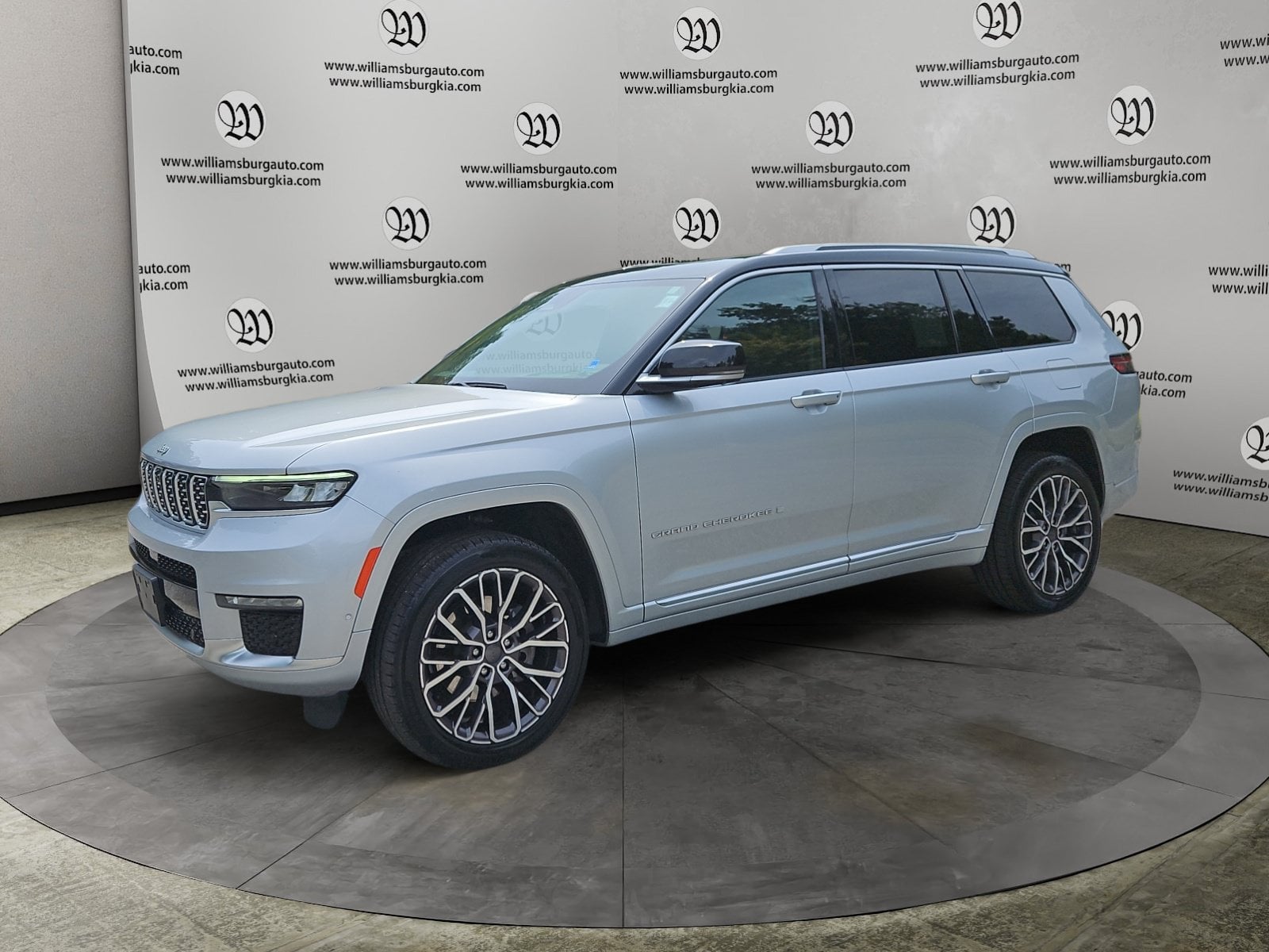 Pre-Owned 2022 Jeep Grand Cherokee L Summit - photo - 0