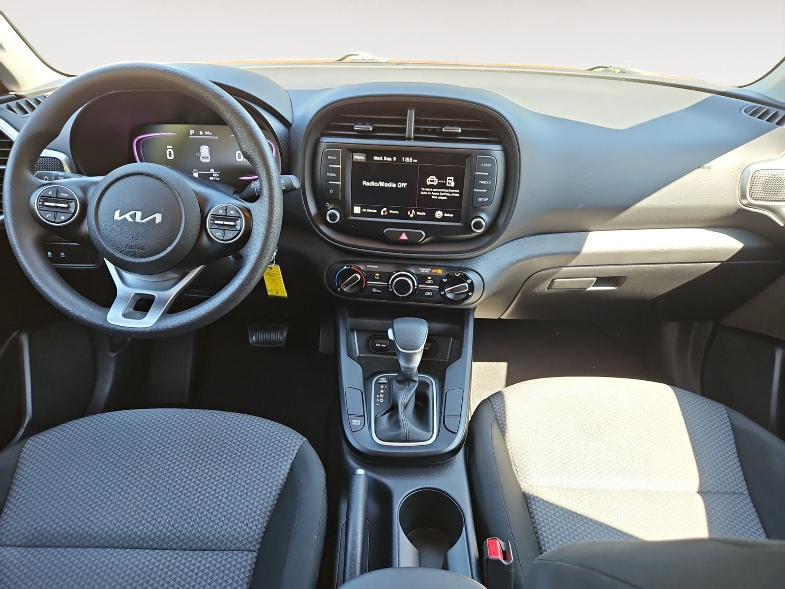 Pre-Owned 2023 Kia Soul LX - photo - 9