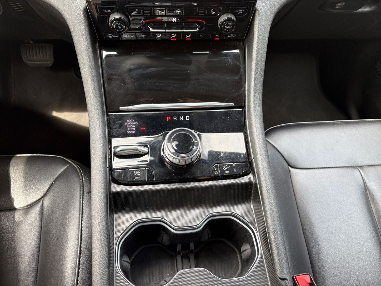 Pre-Owned 2024 Jeep Grand Cherokee 4xe - photo - 25