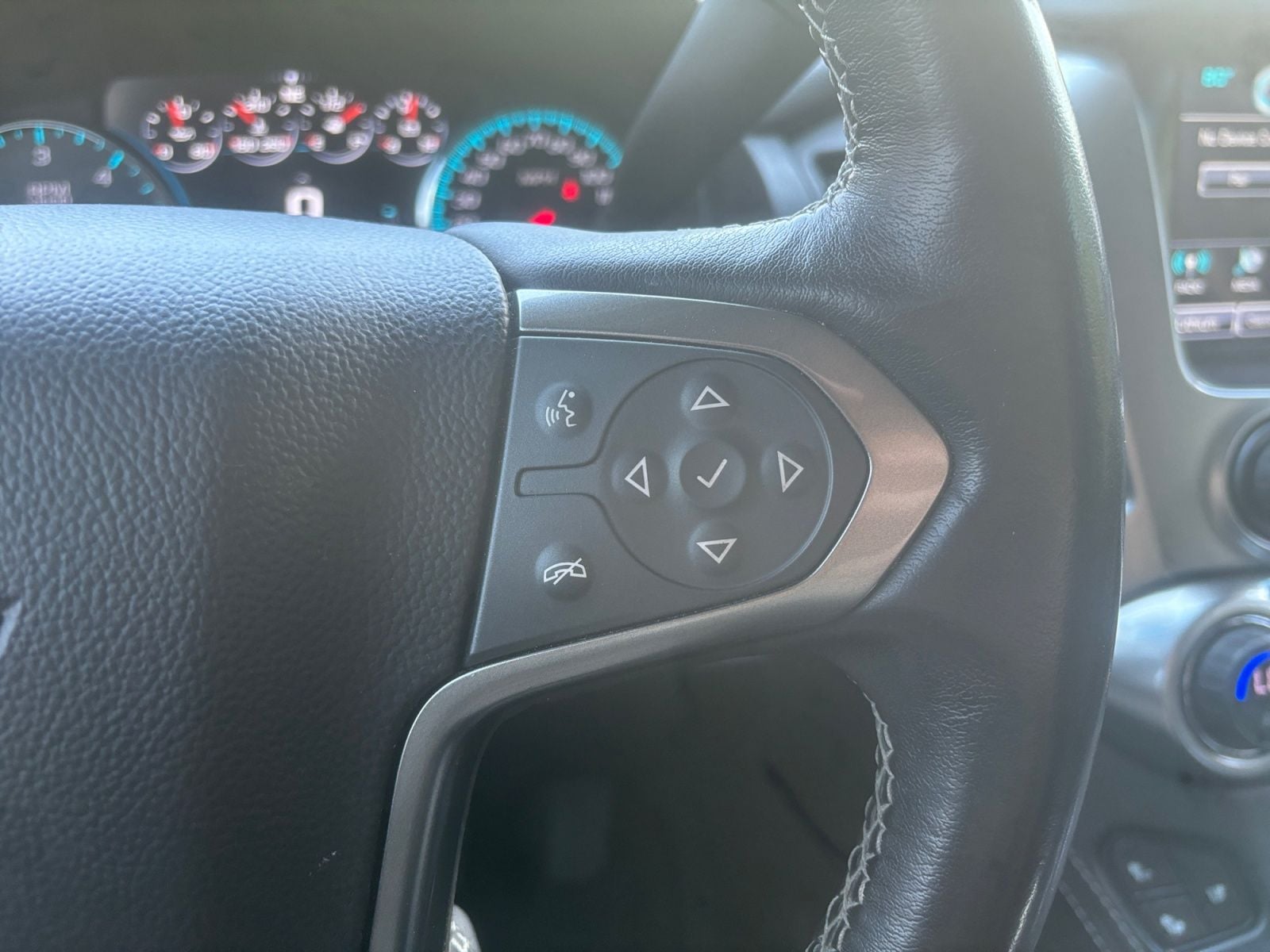 Pre-Owned 2019 Chevrolet Tahoe Premier - photo - 22