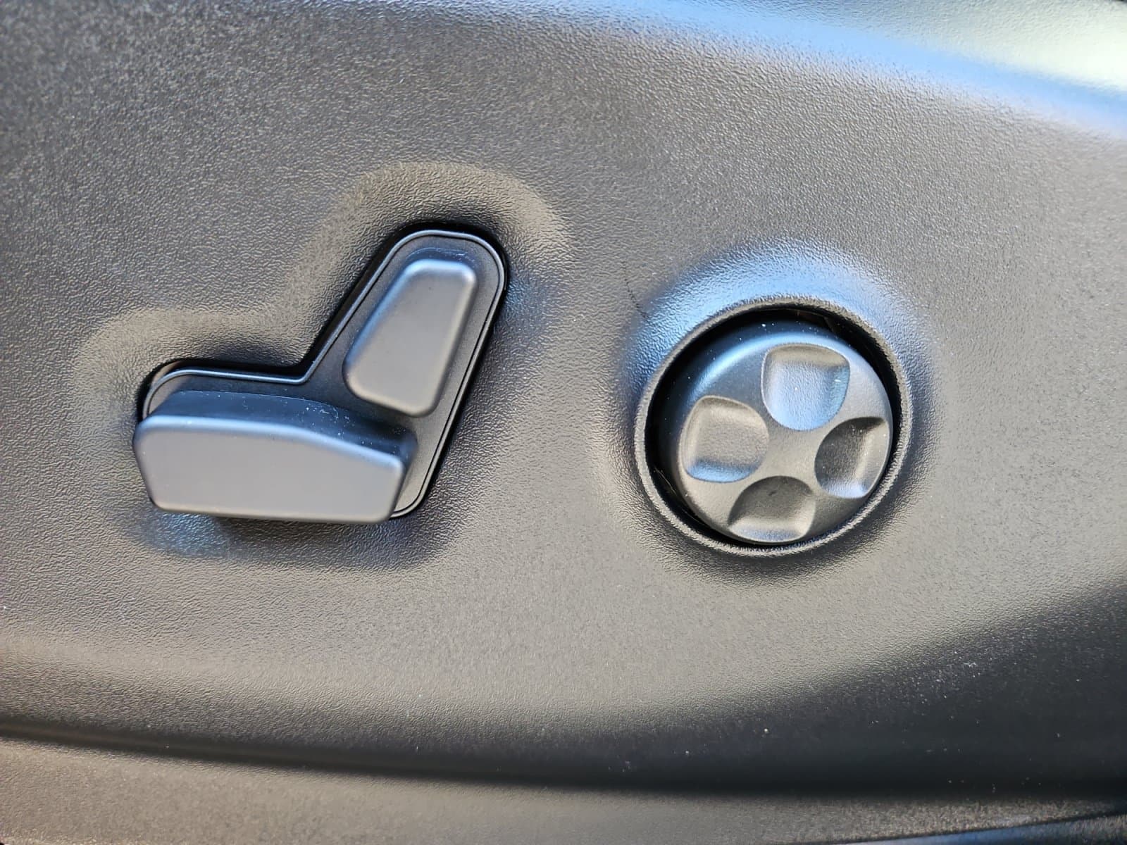 New 2027 Chrysler Pacifica Limited - photo - 20