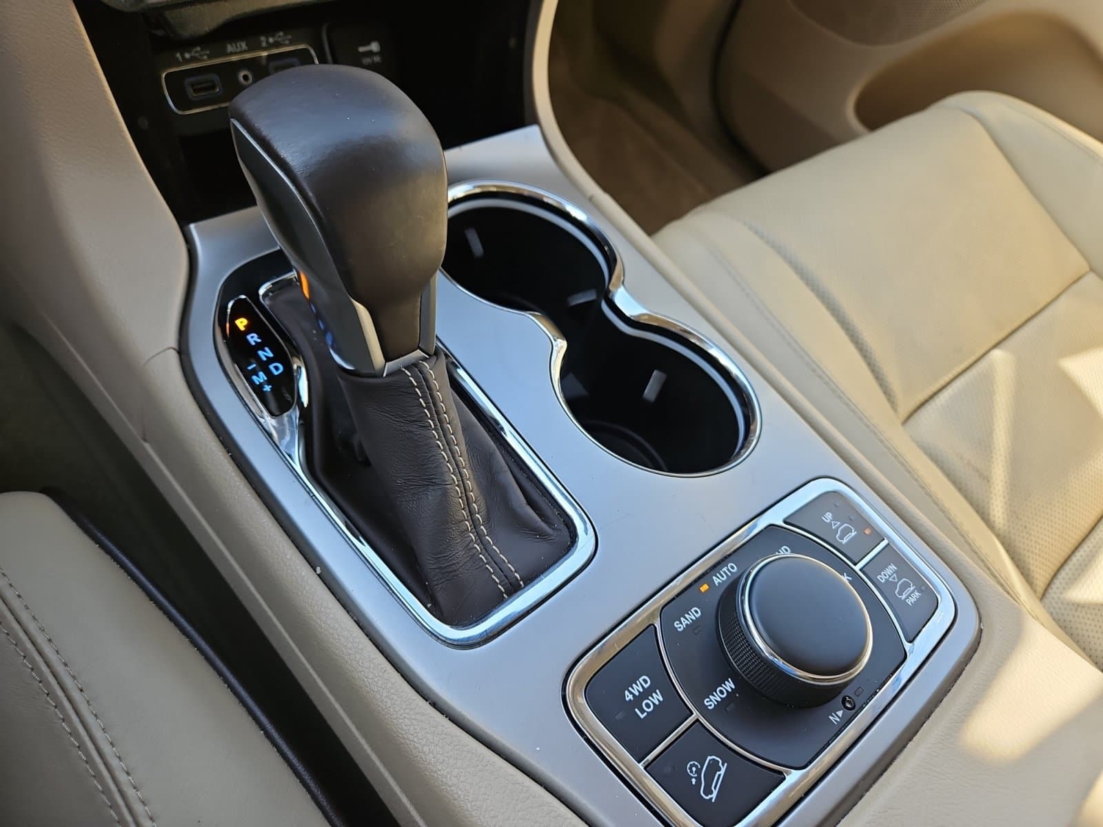 Pre-Owned 2018 Jeep Grand Cherokee Overland - photo - 25