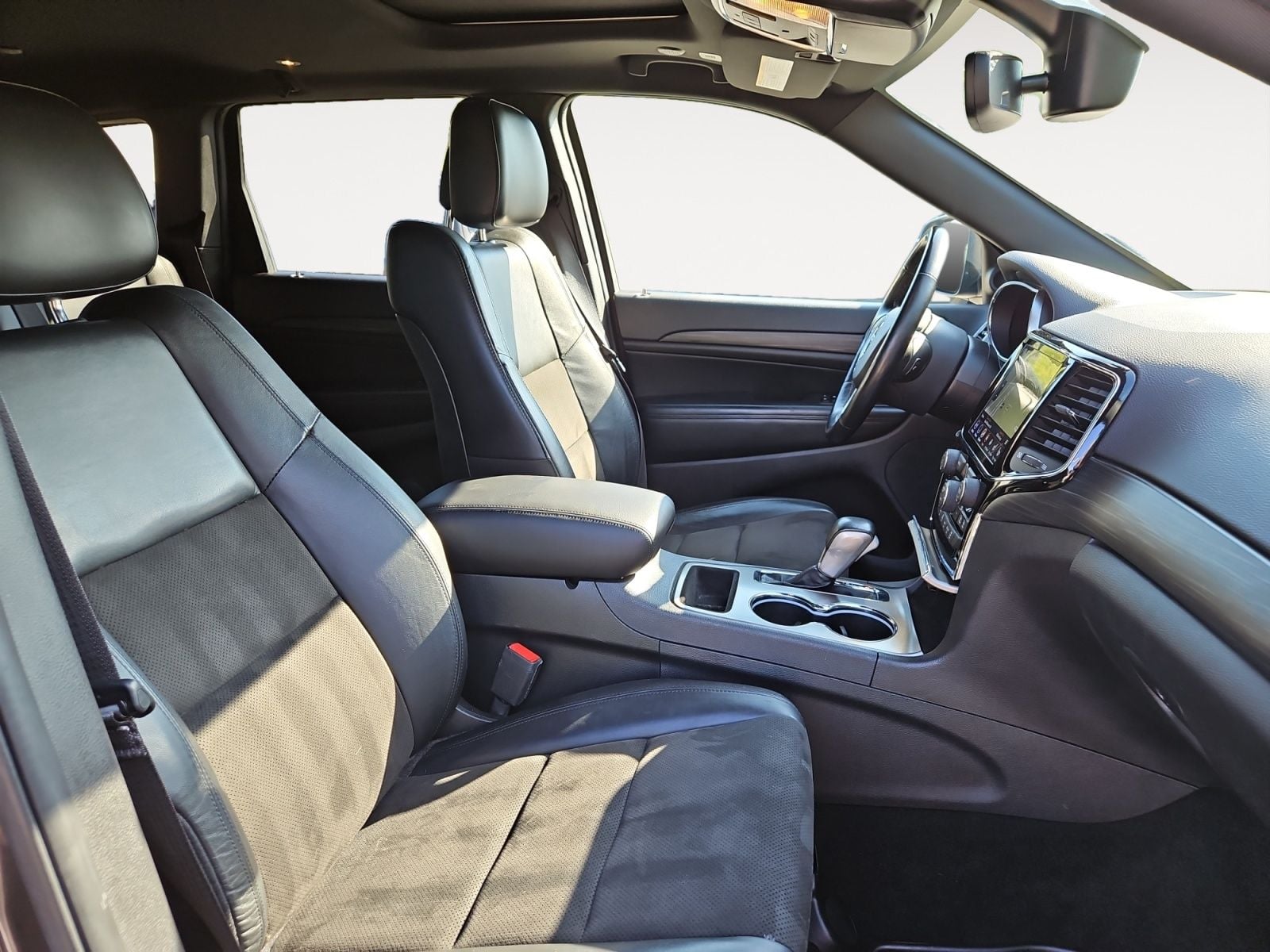 Pre-Owned 2020 Jeep Grand Cherokee Altitude - photo - 14